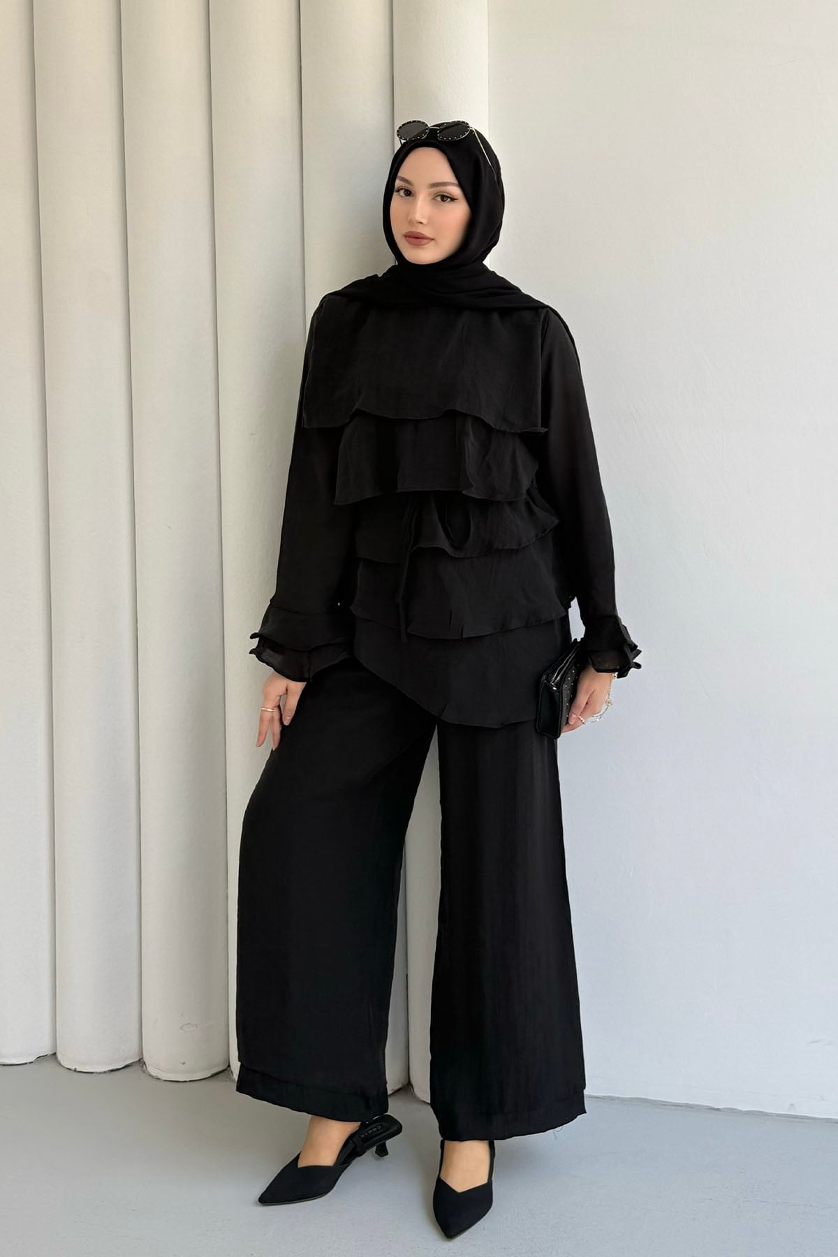 Ön Kat Kat Detaylı Asimetrik Kesim Pantolon Tesettür Takım-SİYAH