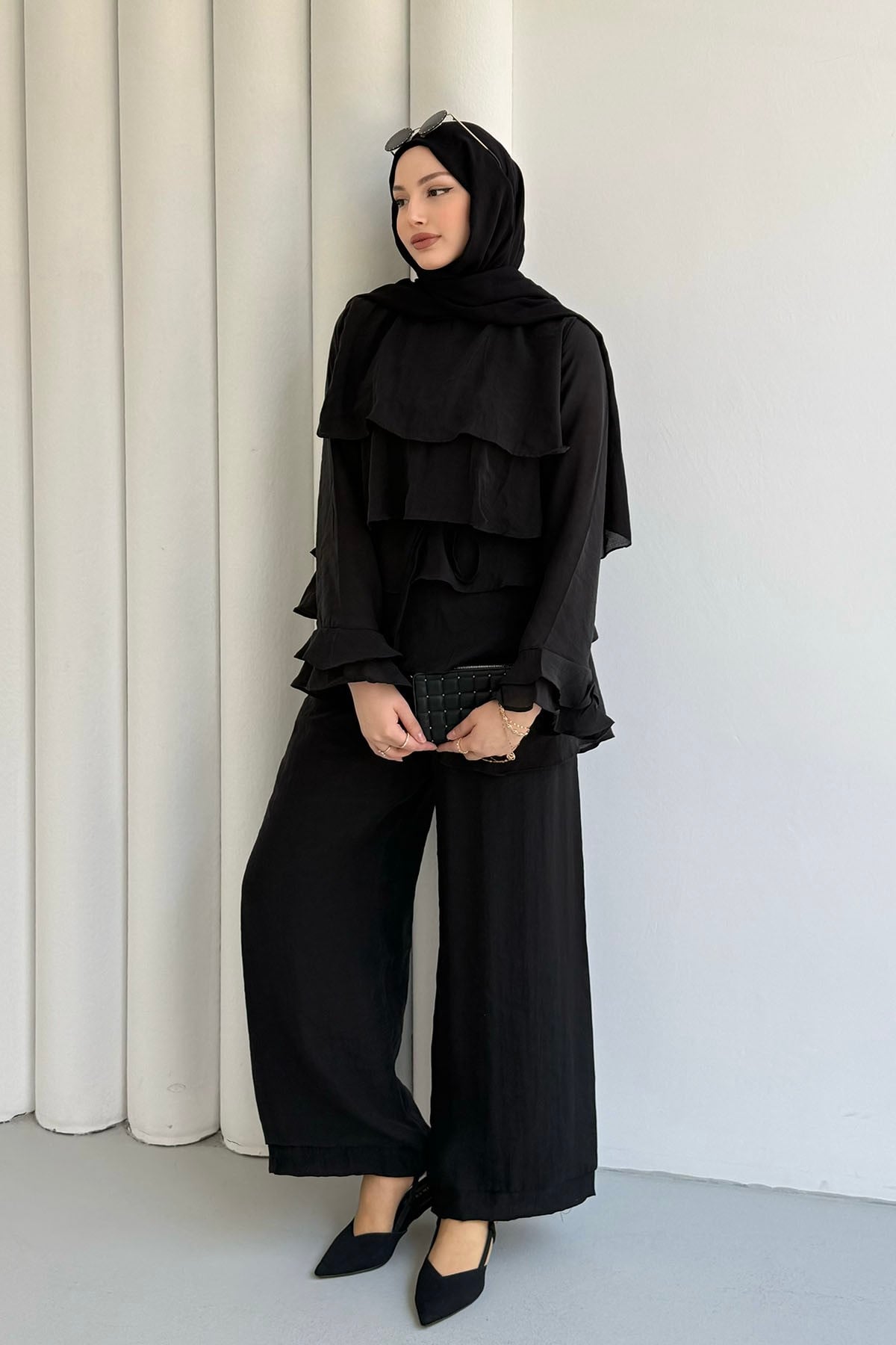 Ön Kat Kat Detaylı Asimetrik Kesim Pantolon Tesettür Takım-SİYAH
