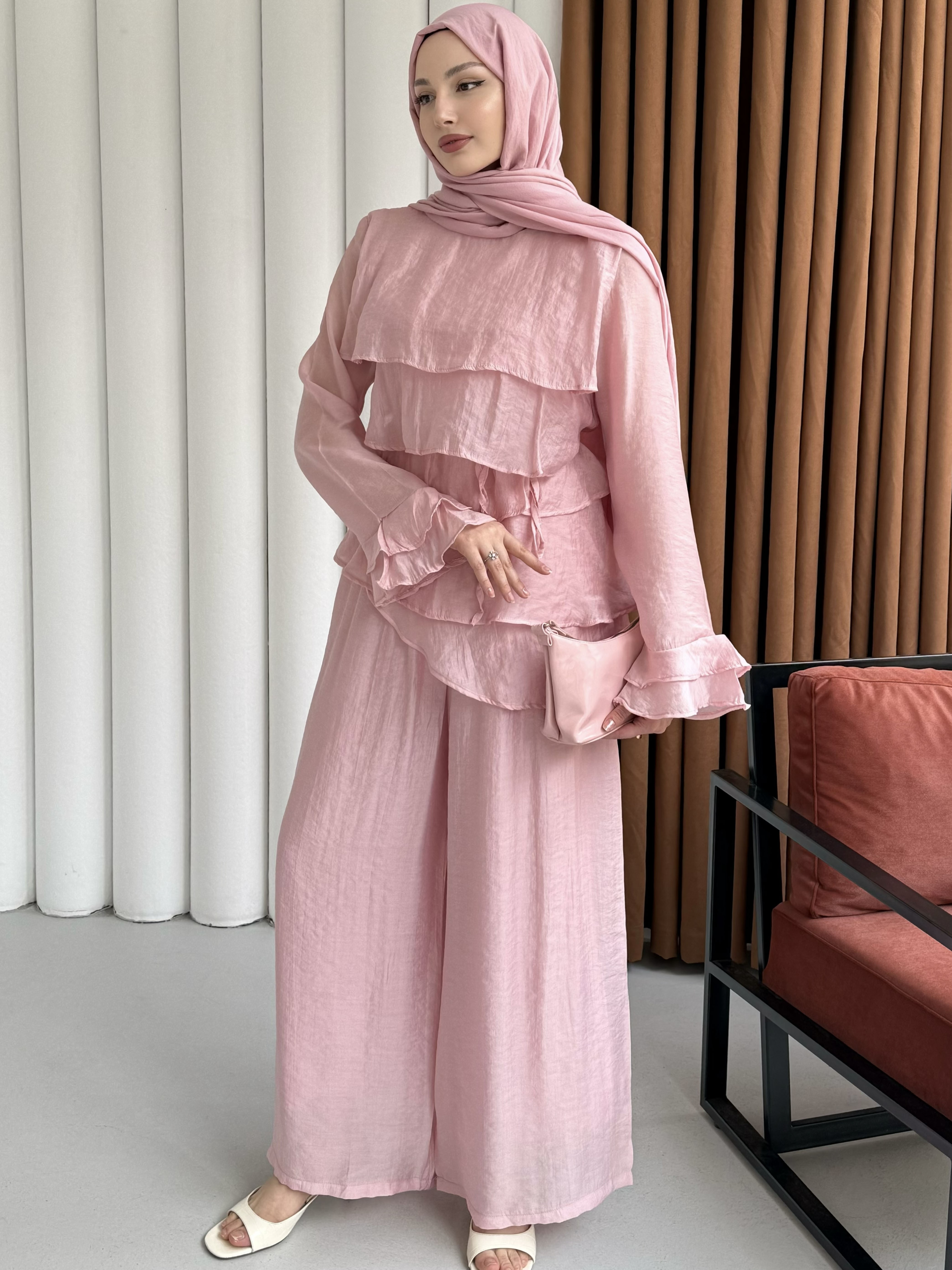 Ön Kat Kat Detaylı Asimetrik Kesim Pantolon Tesettür Takım-PEMBE
