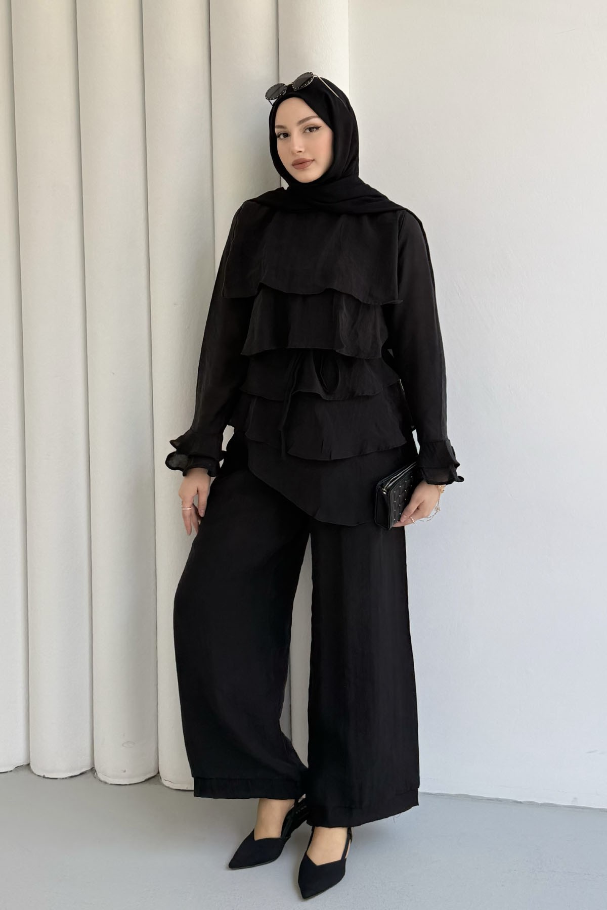 Ön Kat Kat Detaylı Asimetrik Kesim Pantolon Tesettür Takım-SİYAH