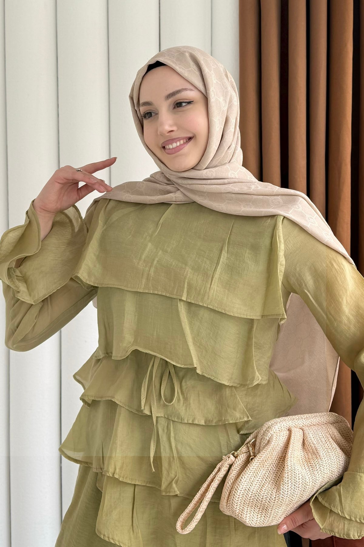 Ön Kat Kat Detaylı Asimetrik Kesim Pantolon Tesettür Takım-YAĞ YEŞİLİ