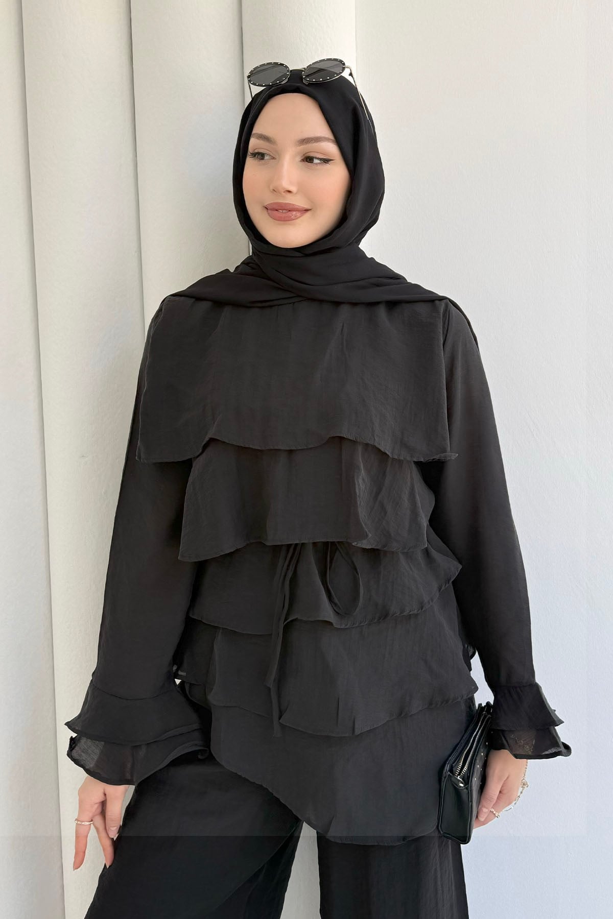 Ön Kat Kat Detaylı Asimetrik Kesim Pantolon Tesettür Takım-SİYAH
