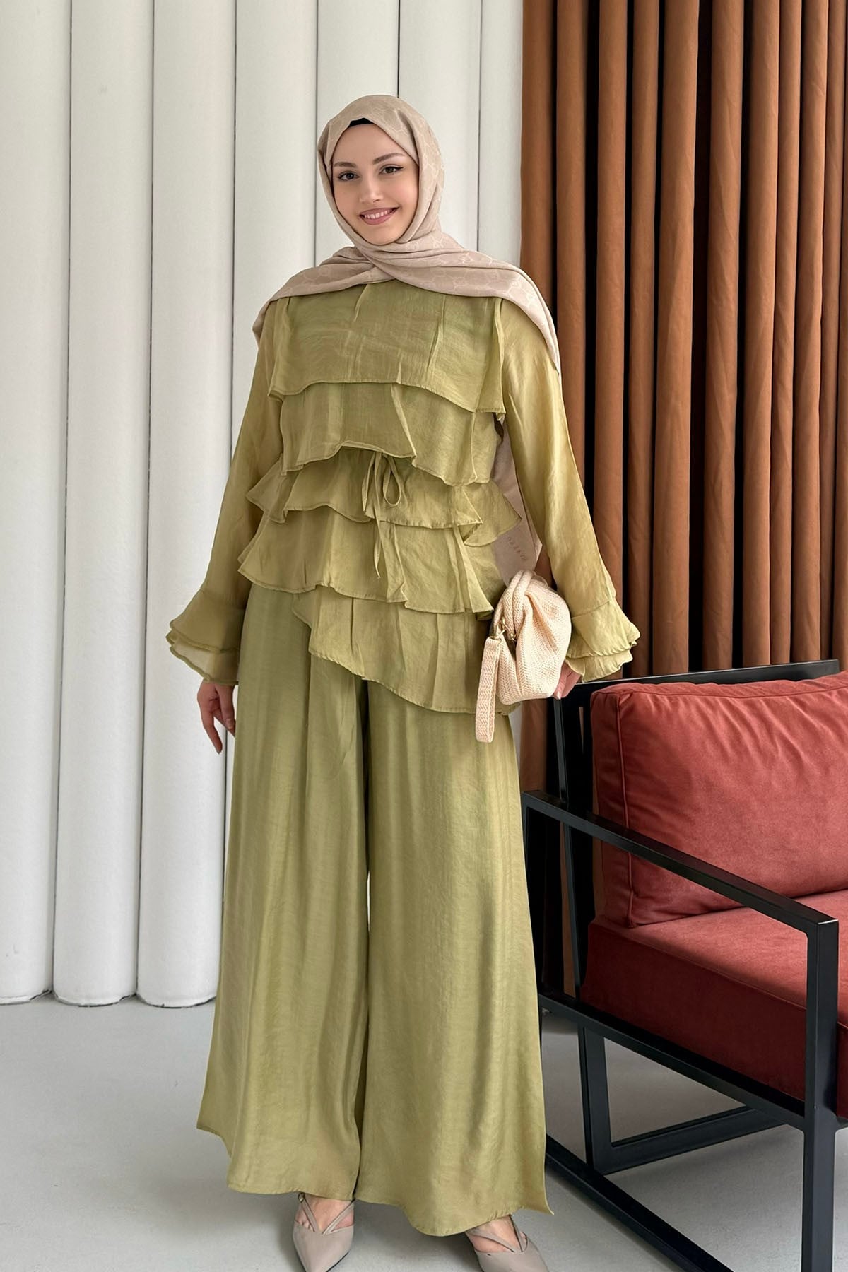 Ön Kat Kat Detaylı Asimetrik Kesim Pantolon Tesettür Takım-YAĞ YEŞİLİ