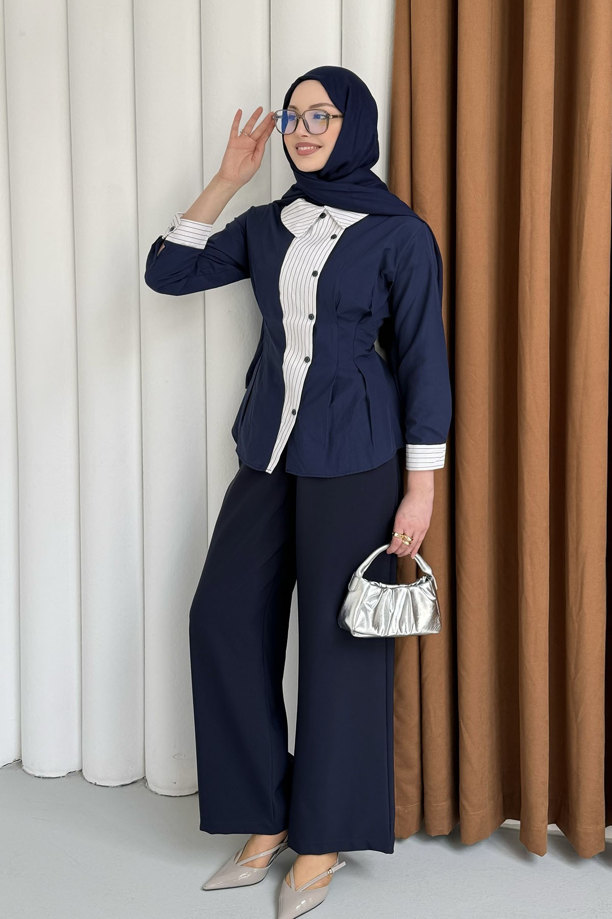 Önü Asimetrik Çizgi Garnili Gömlek-LACİVERT