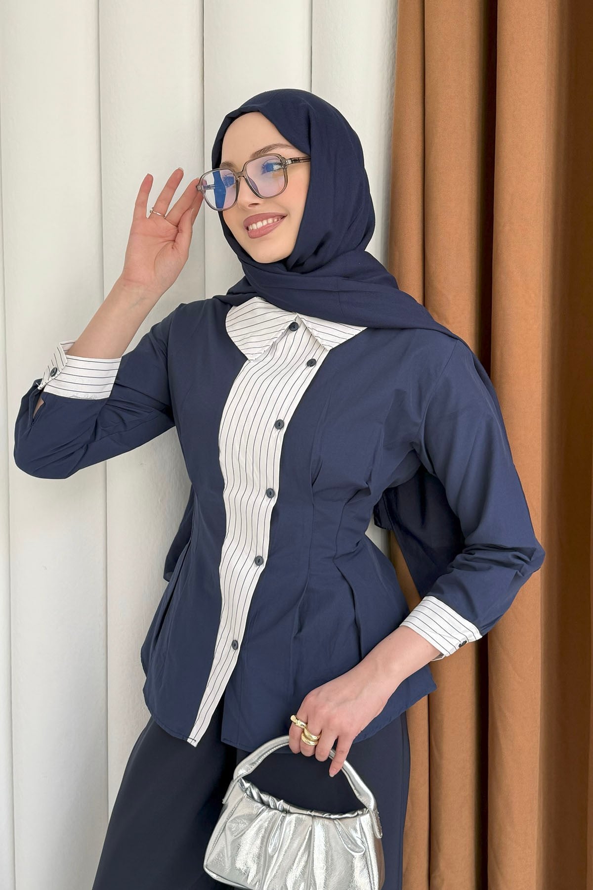 Önü Asimetrik Çizgi Garnili Gömlek-LACİVERT