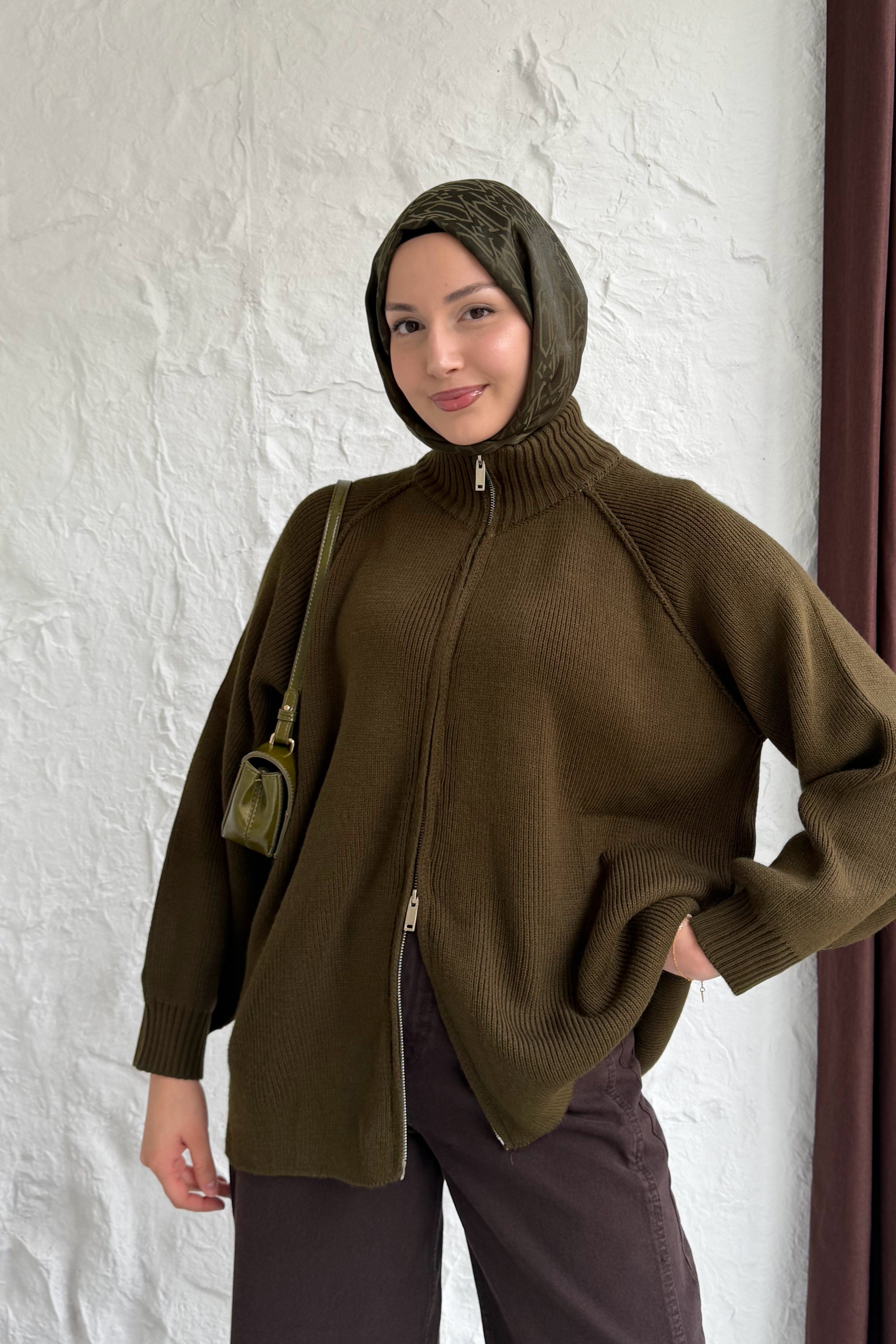 Oversize Dik Yaka Boydan Fermuarlı Triko Hırka-HAKİ YEŞİL