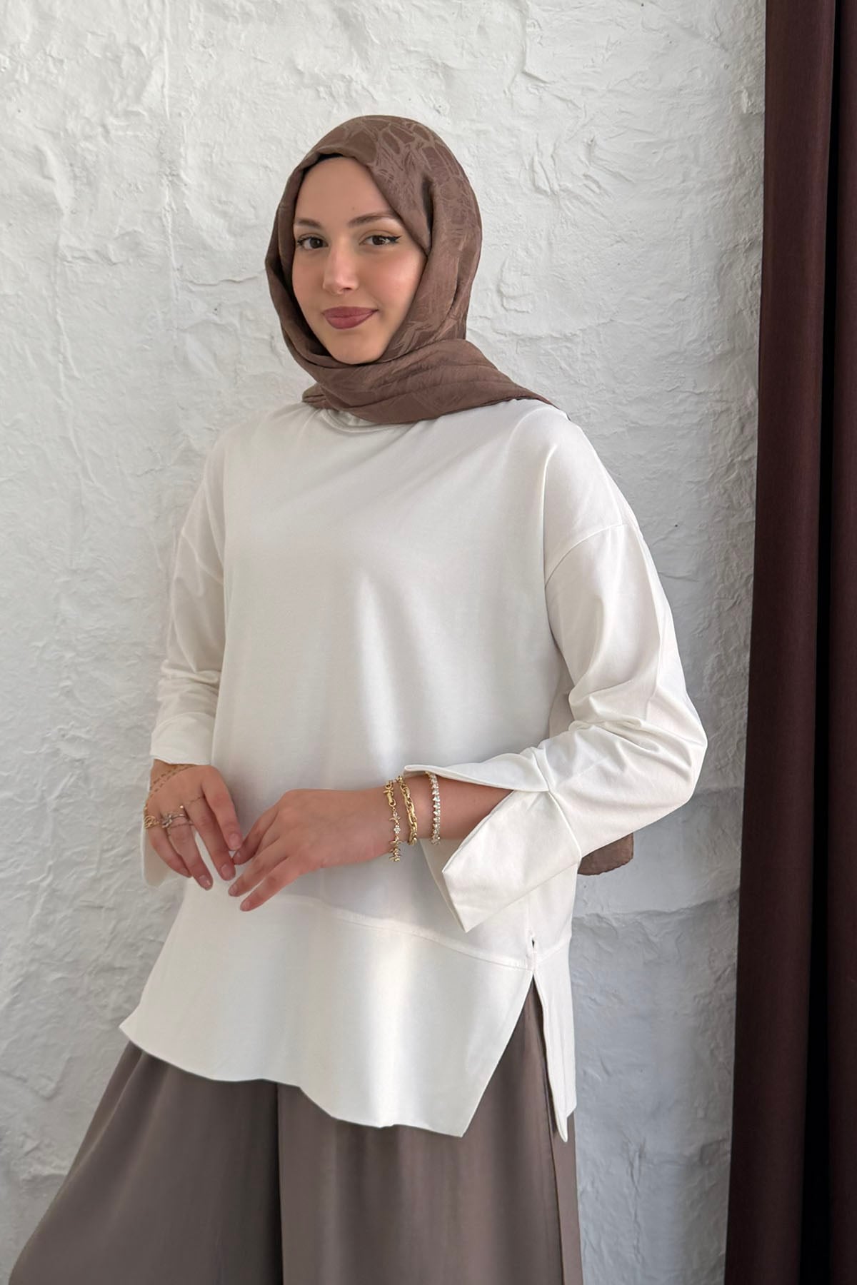 Oversize Yırtmaçlı Ribana Detaylı Sweatshirt-BEYAZ