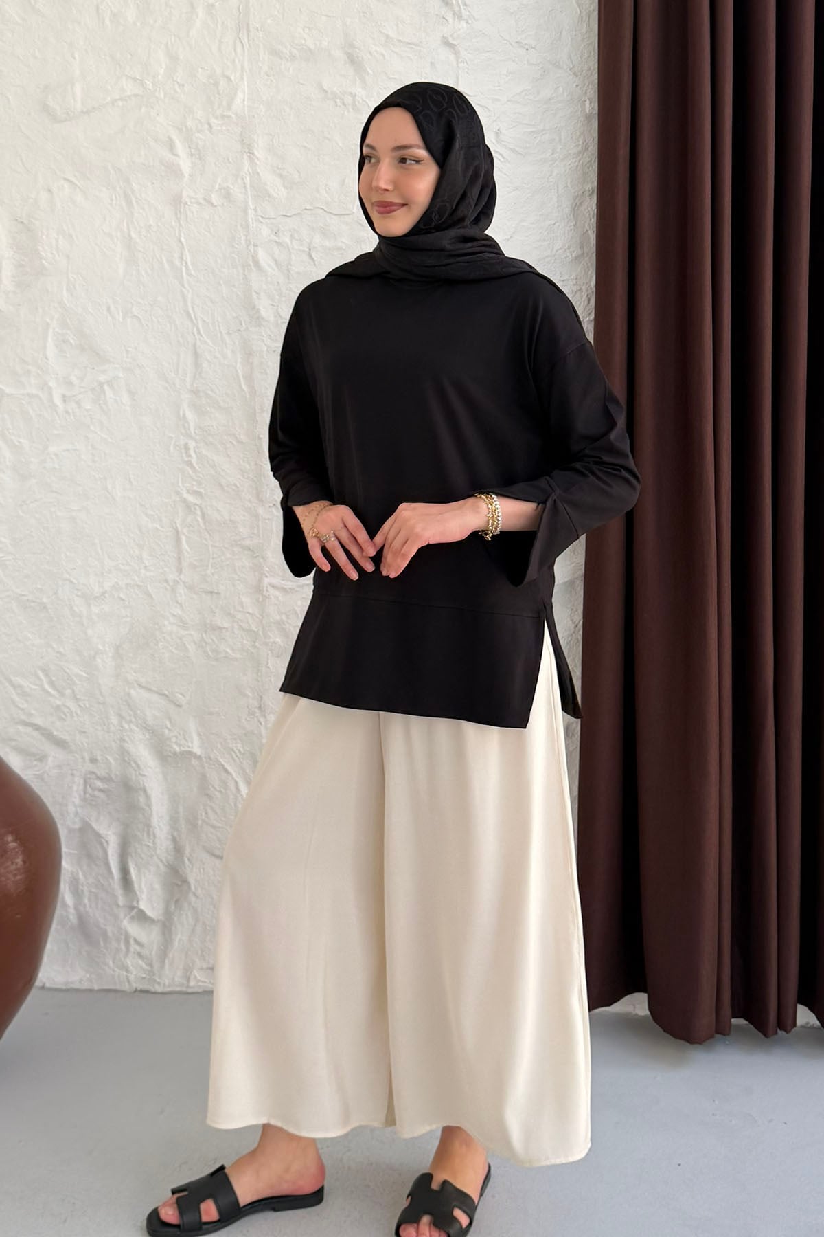 Oversize Yırtmaçlı Ribana Detaylı Sweatshirt-SİYAH
