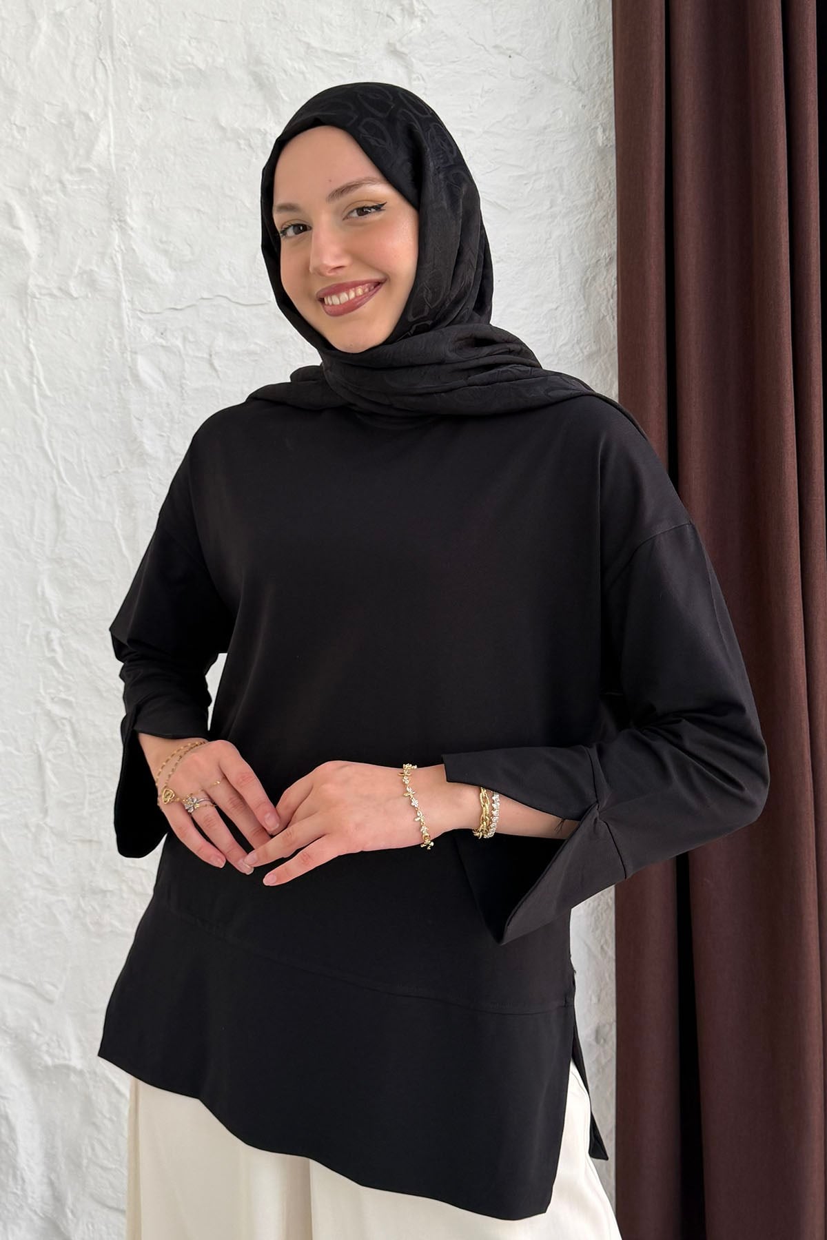 Oversize Yırtmaçlı Ribana Detaylı Sweatshirt-SİYAH