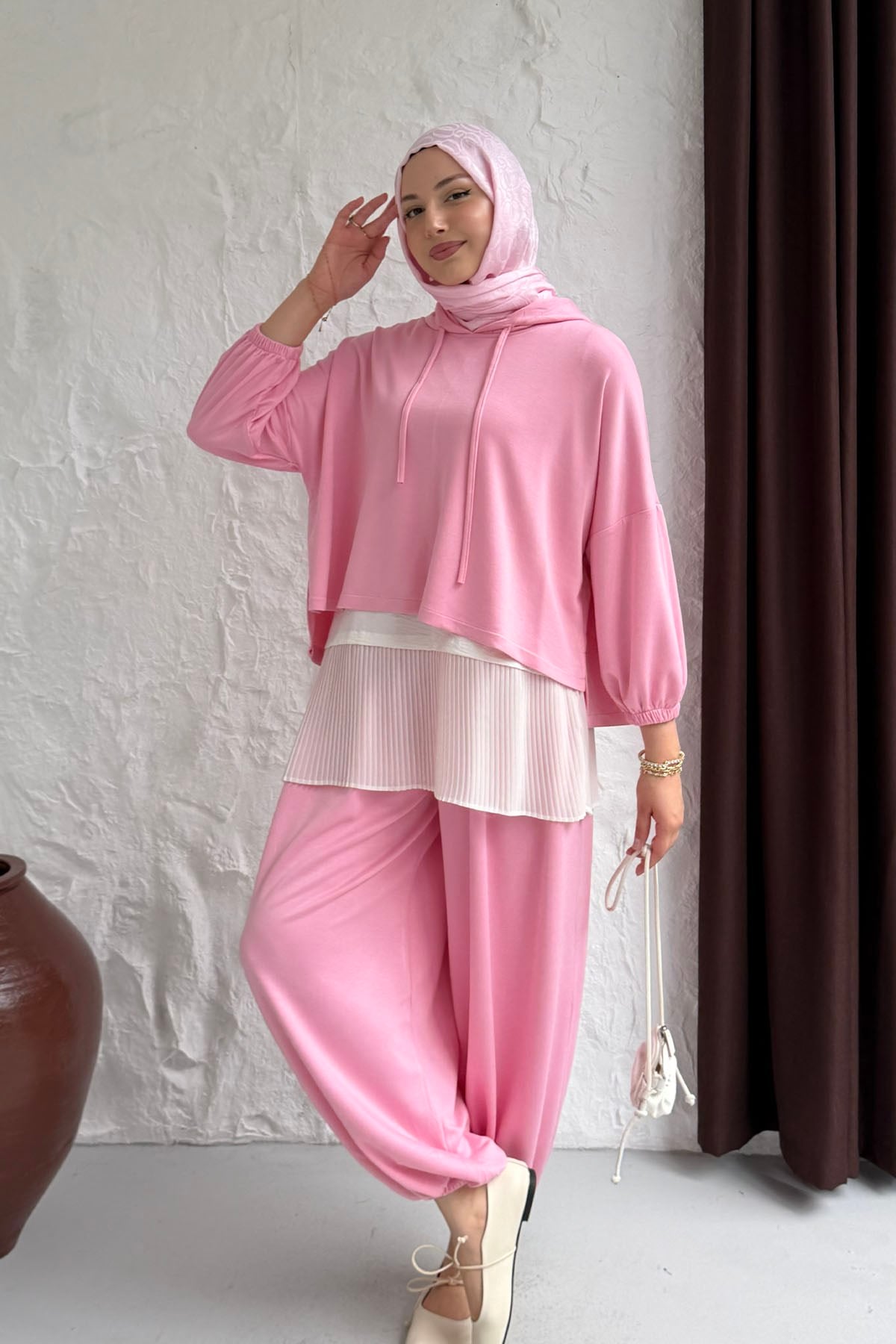 Oysho Kumaş Kapüşonlu Paça ve Kol Lastikli Tesettür Takım-PEMBE