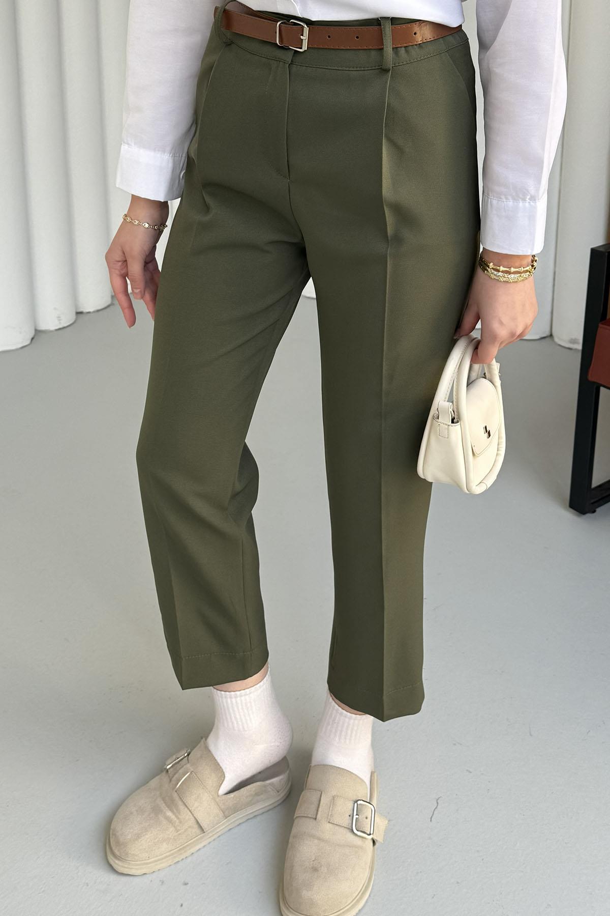 Paça Yırtmaçlı Kemer Detaylı Pantolon-HAKİ YEŞİL