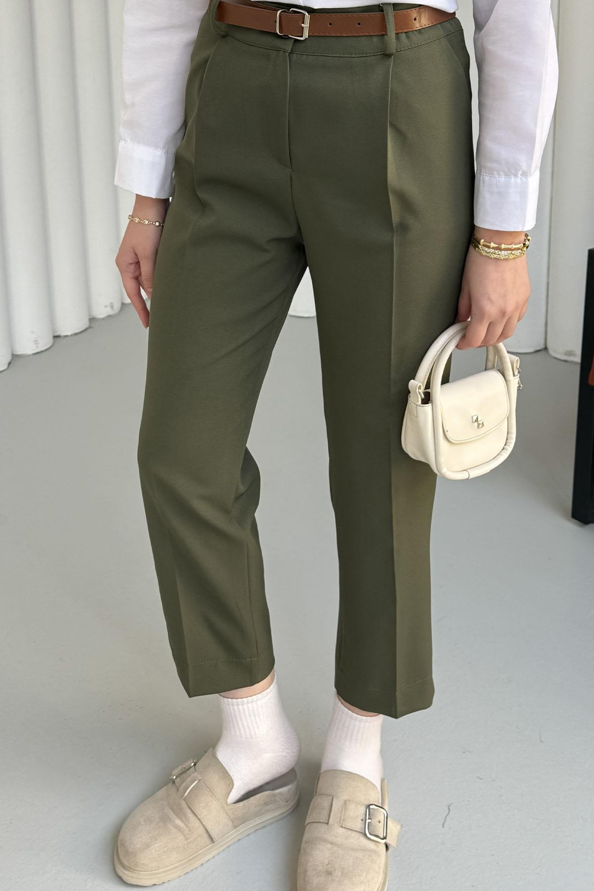 Paça Yırtmaçlı Kemer Detaylı Pantolon-HAKİ YEŞİL