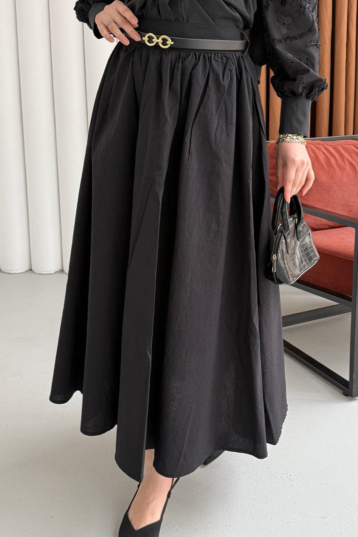 Rahat Kalıp Cepli Kemer Detaylı Lastikli Bel Etek-SİYAH