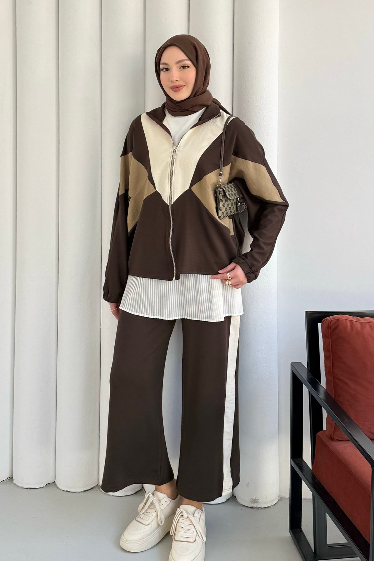 Renkli Paraşüt Detay Pantolonlu Tesettür Takım-KAHVERENGİ