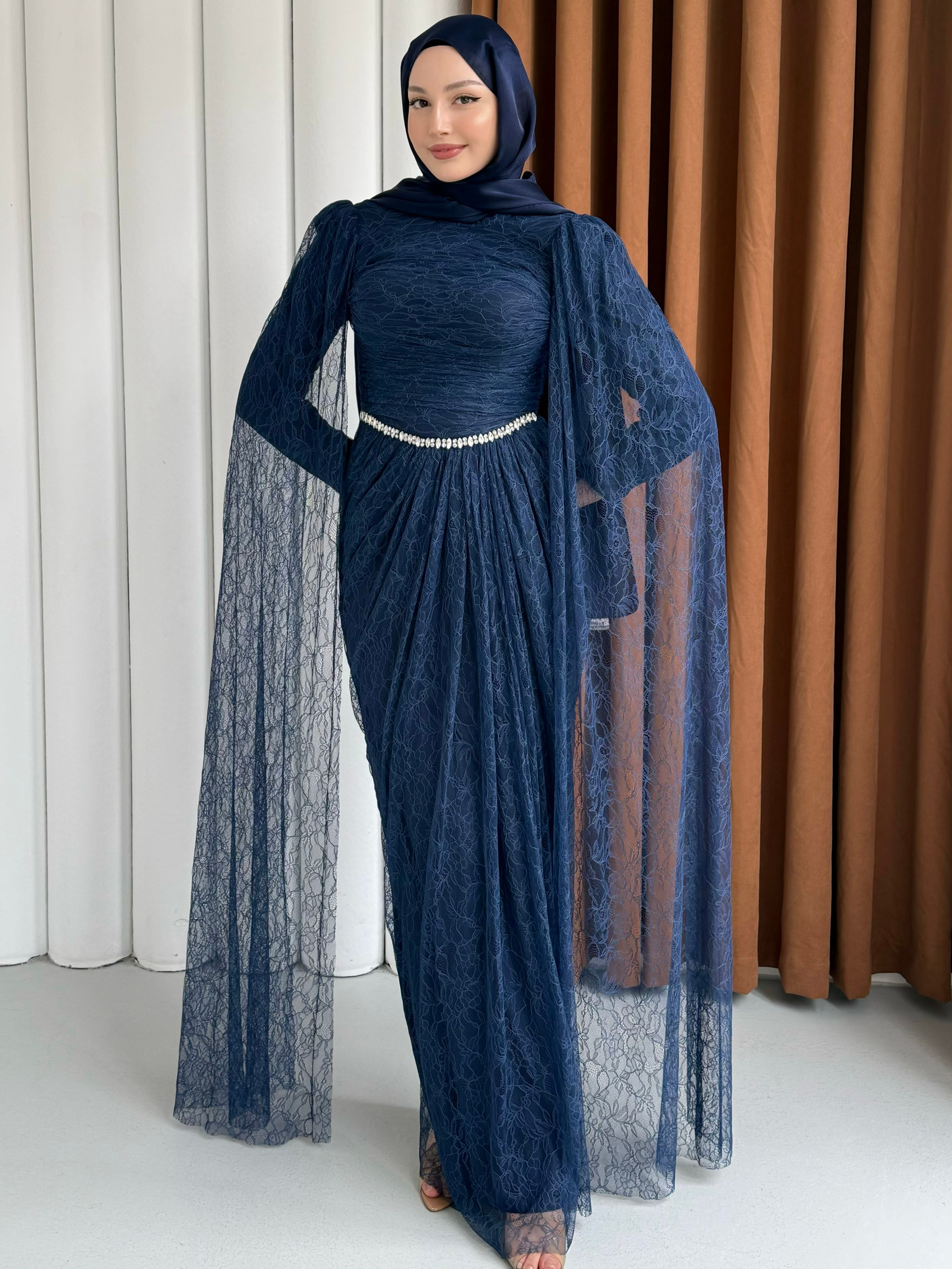 Taş ve Pelerin Detaylı Dantel Tesettür Abiye-LACİVERT