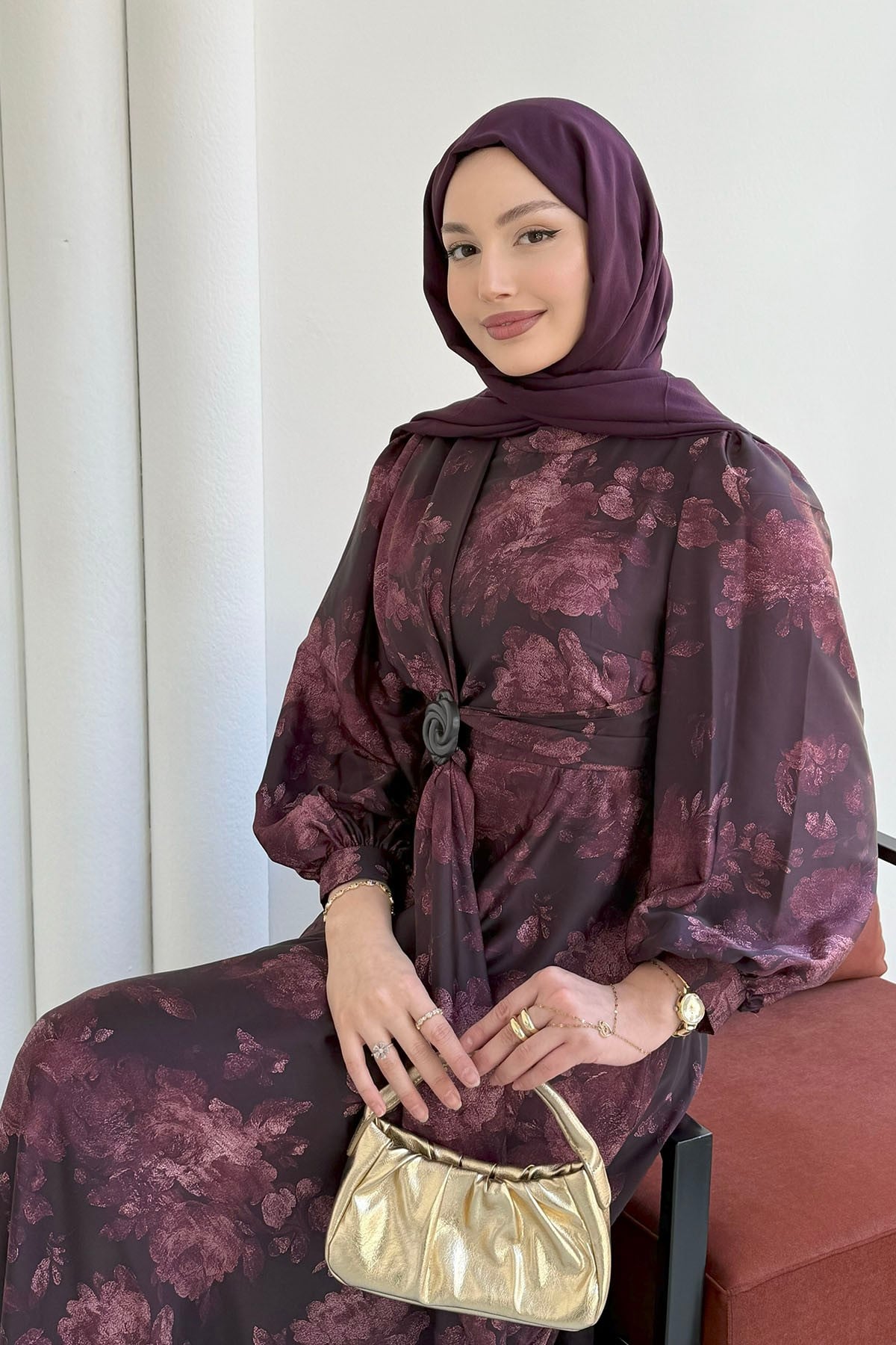 Toka Detaylı Saten Kumaş Tesettür Elbise-BORDO
