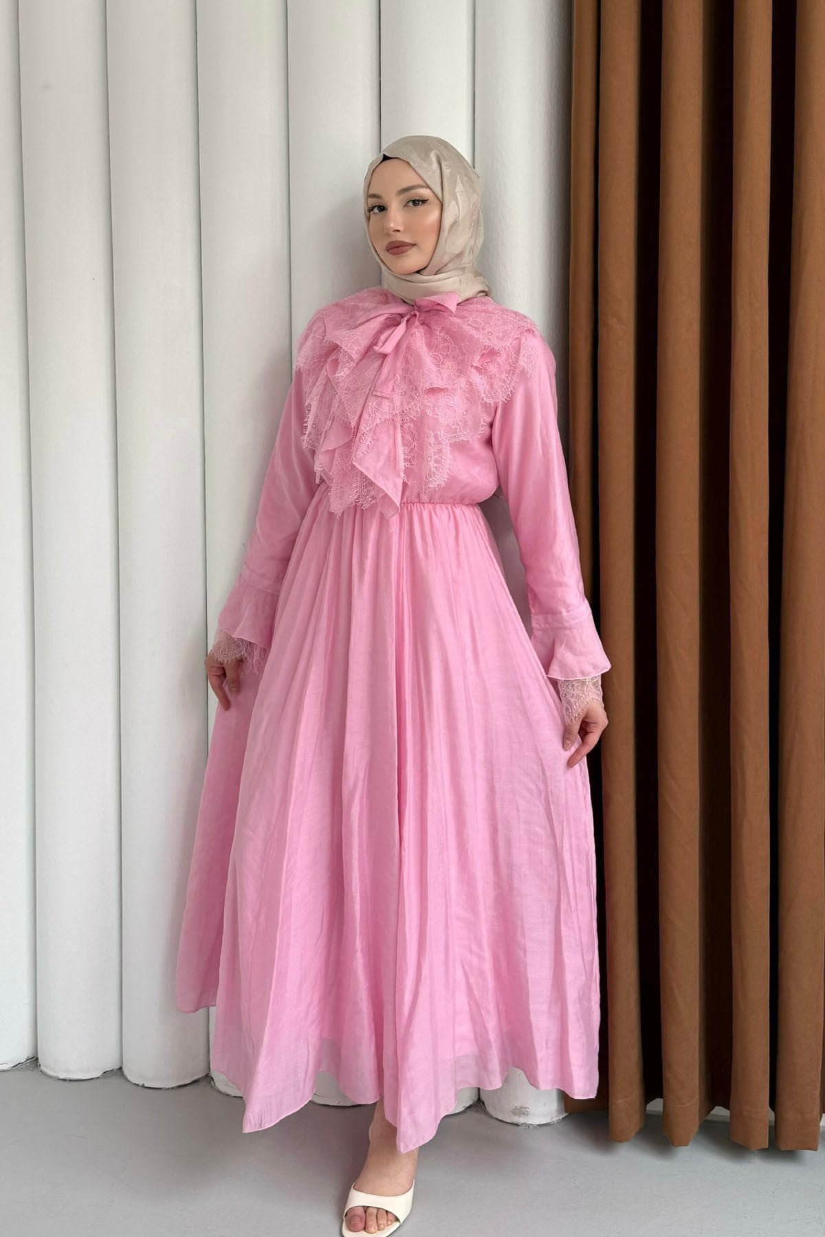 Yaka Ve Kol Dantel Fırfır Detay Tesettür Elbise-PEMBE
