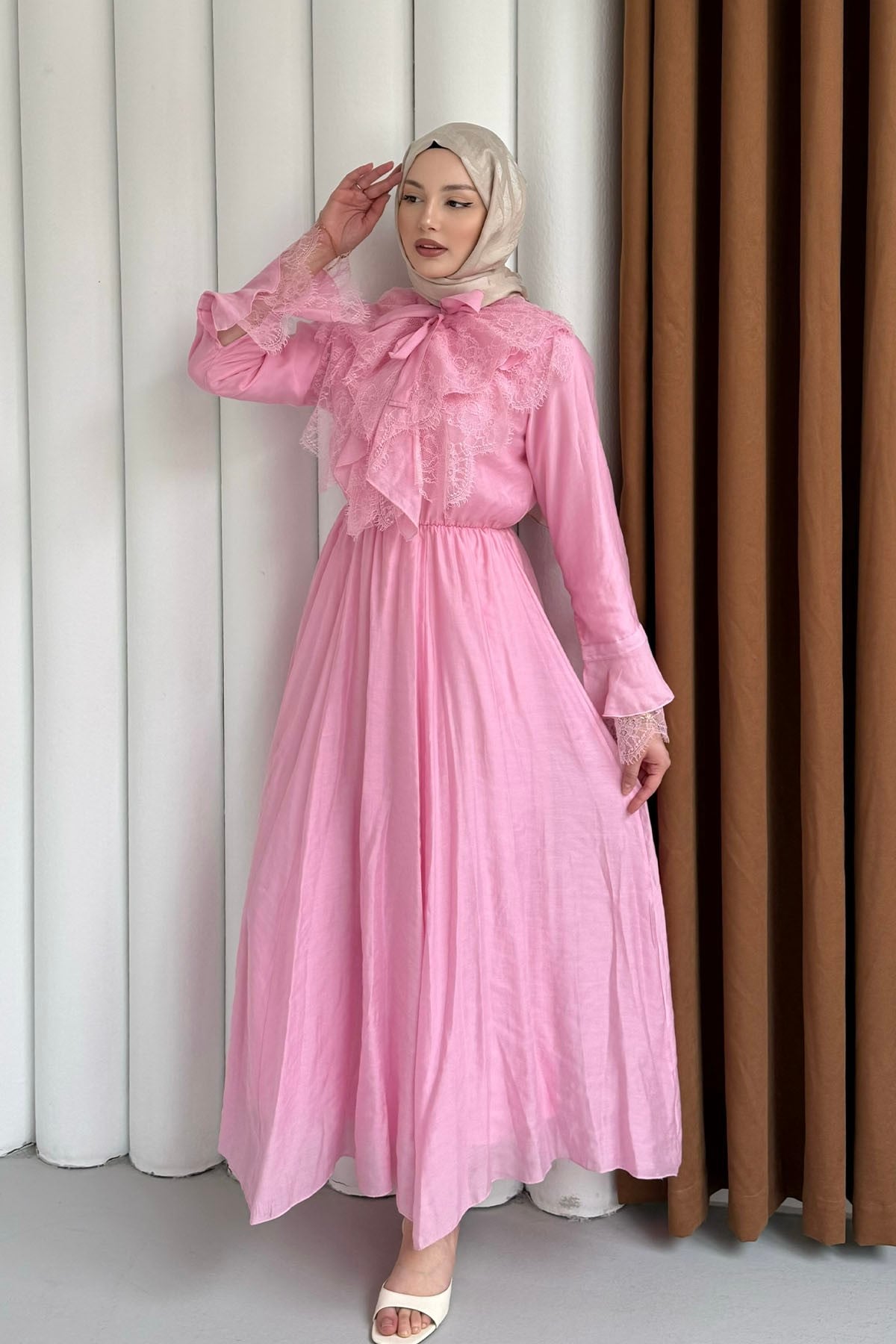 Yaka Ve Kol Dantel Fırfır Detay Tesettür Elbise-PEMBE