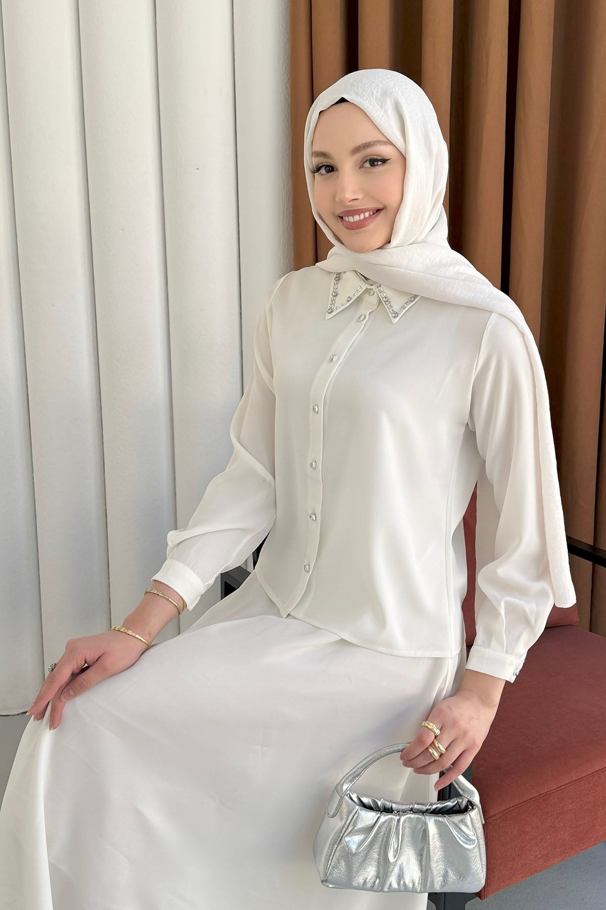 Yakası Taş İşlemeli Etekli Tesettür Takım-BEYAZ