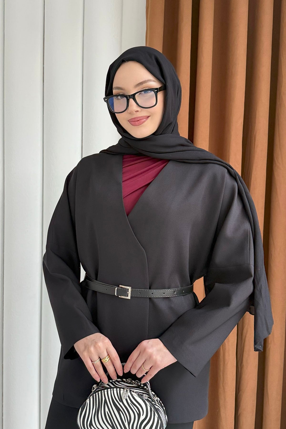Yakasız Kemer Detaylı Ceket-SİYAH