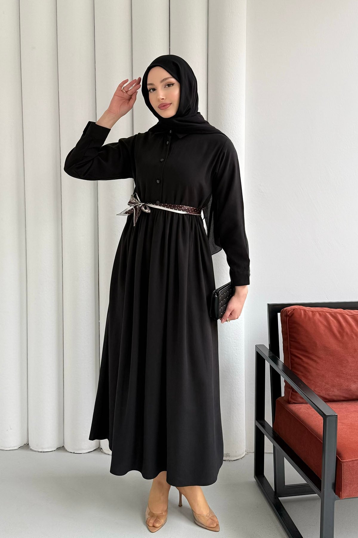 Yarım Düğmeli Saten Kemer Detaylı Tesettür Elbise-SİYAH