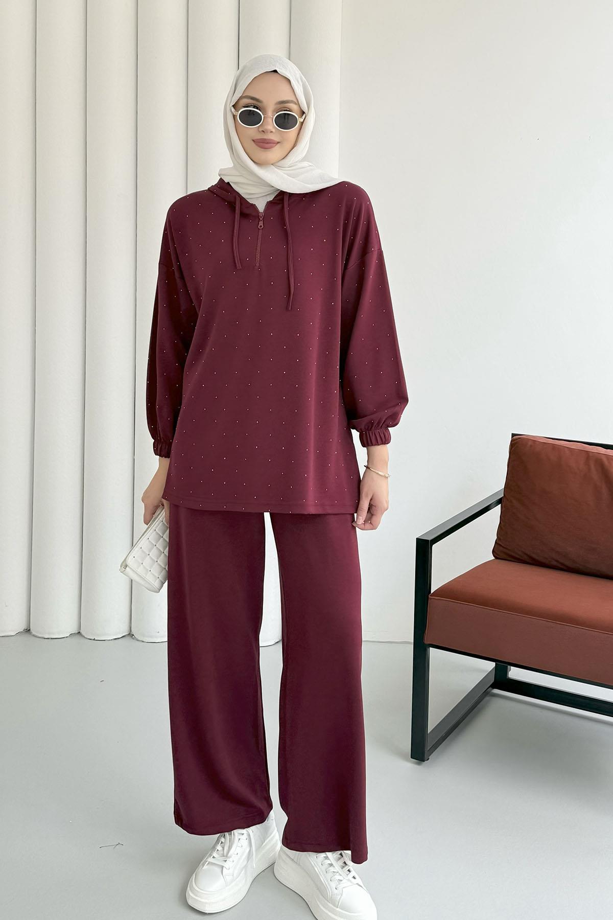 Yarım Fermuarlı Üst Taşlı Pantolonlu Tesettür Takım-BORDO