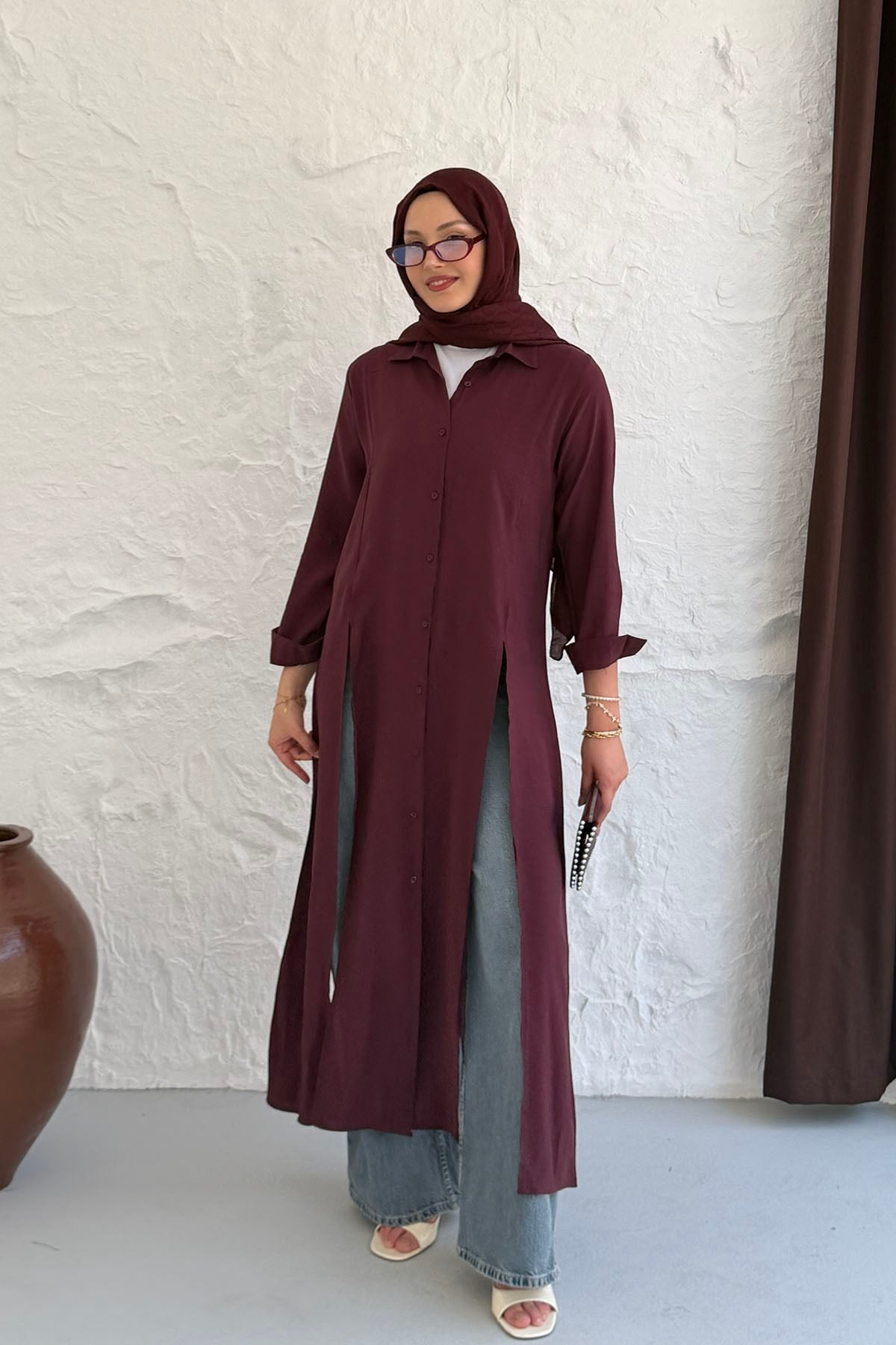 Yırtmaç Detaylı Boydan Düğmeli Tasarım Tunik-BORDO
