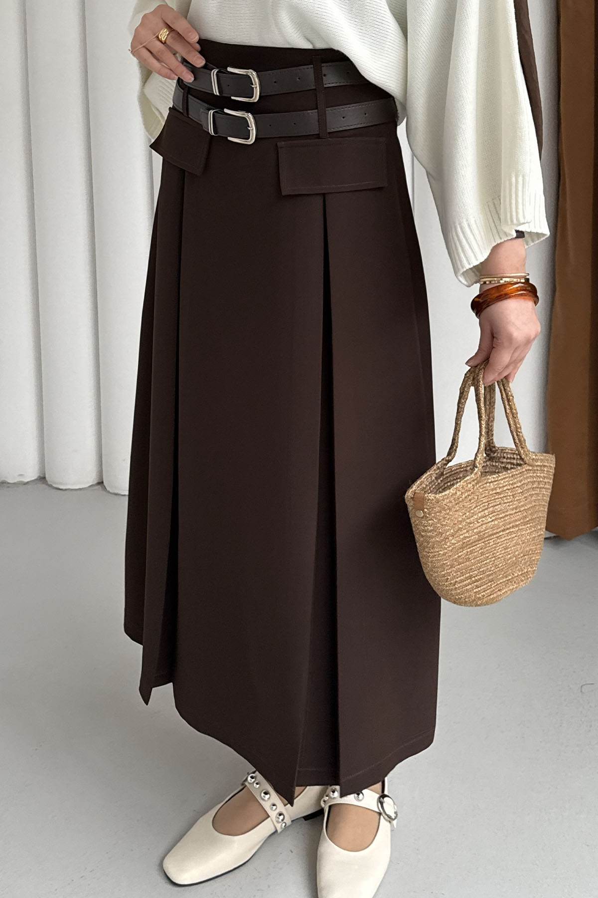 A Kesim Çift Yan Pileli Cep Kapaklı Kemer Detaylı Etek-KAHVERENGİ
