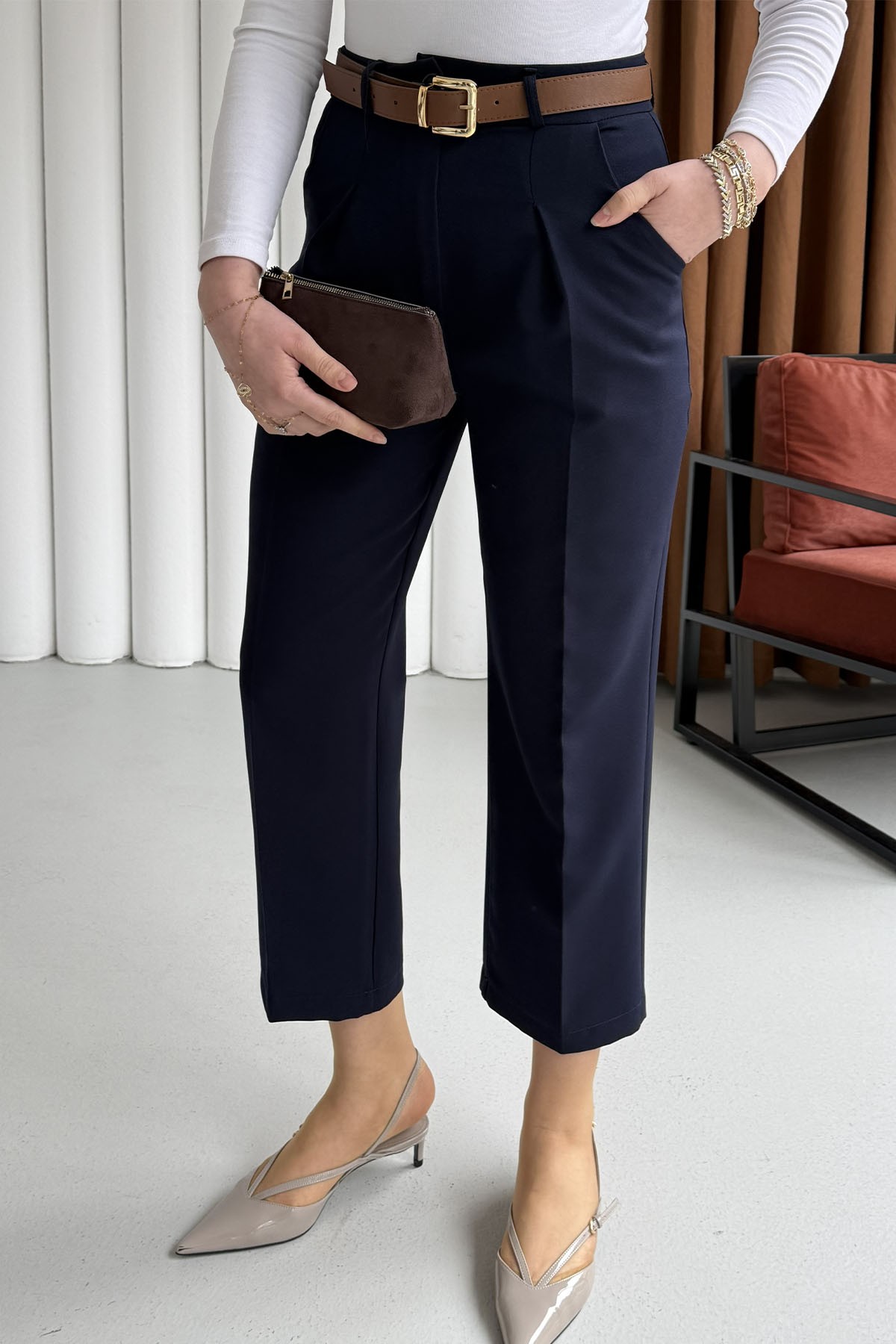 Arka Cep Kapaklı Kemerli Pantolon-LACİVERT