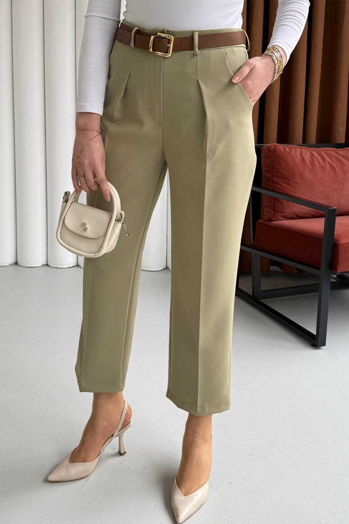 Arka Cep Kapaklı Kemerli Pantolon-YEŞİL