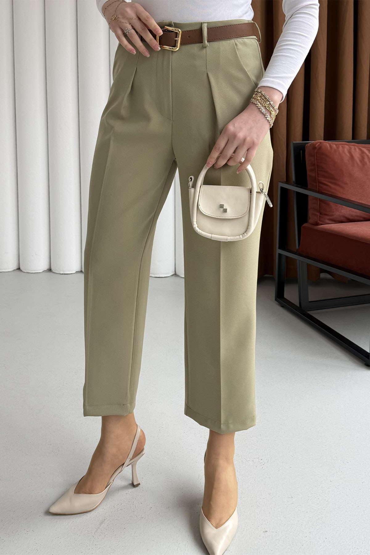 Arka Cep Kapaklı Kemerli Pantolon-YEŞİL