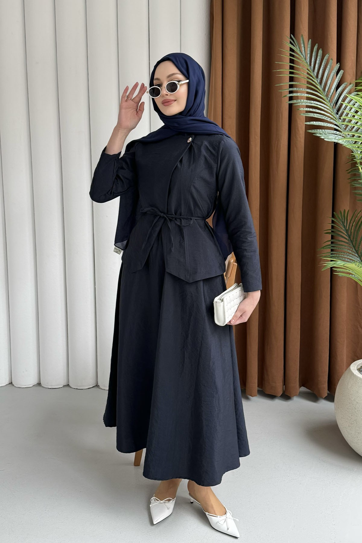 Asimetrik Kesim Gold Düğmeli Etekli Tesettür Takım-LACİVERT