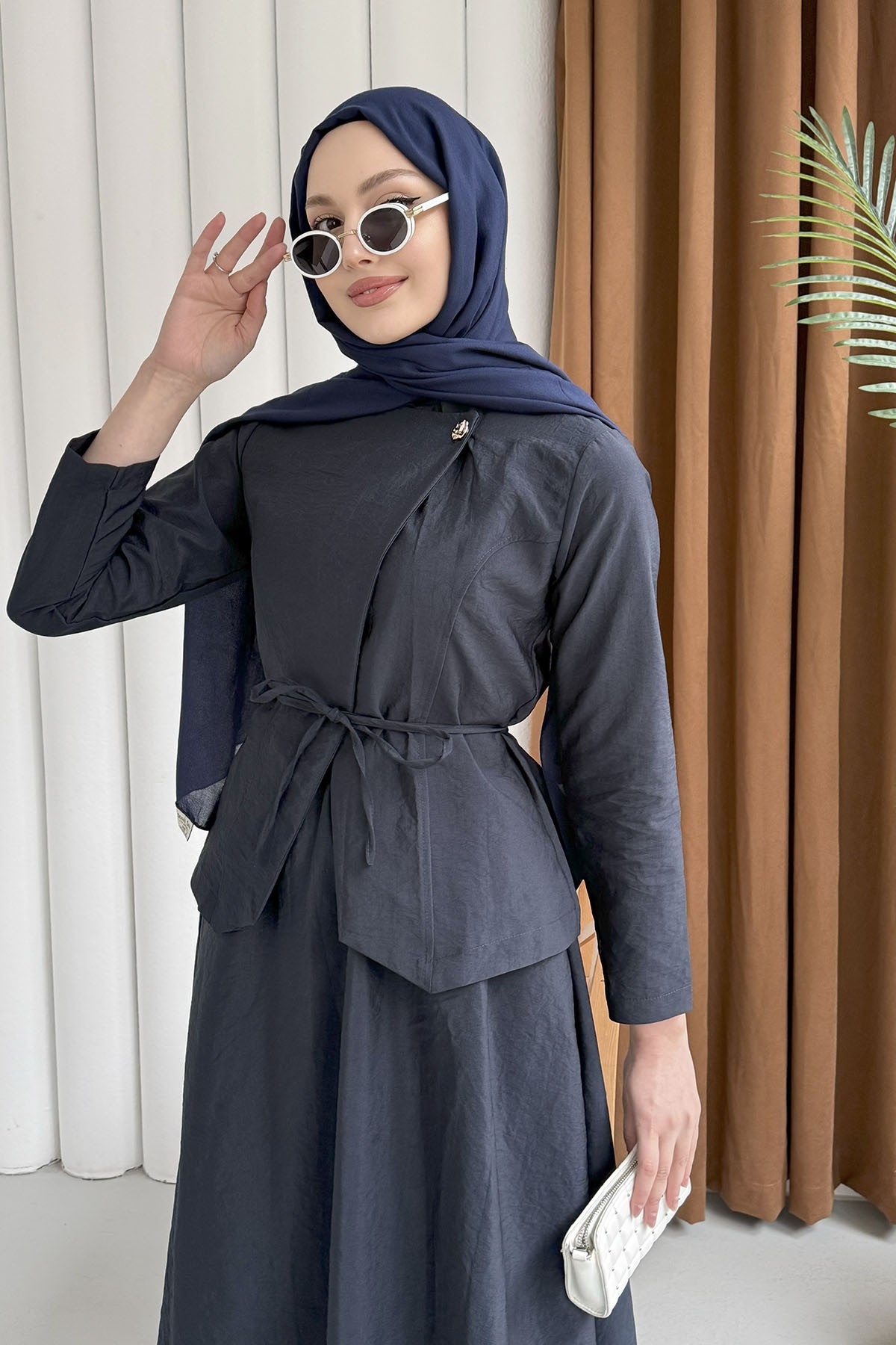 Asimetrik Kesim Gold Düğmeli Etekli Tesettür Takım-LACİVERT