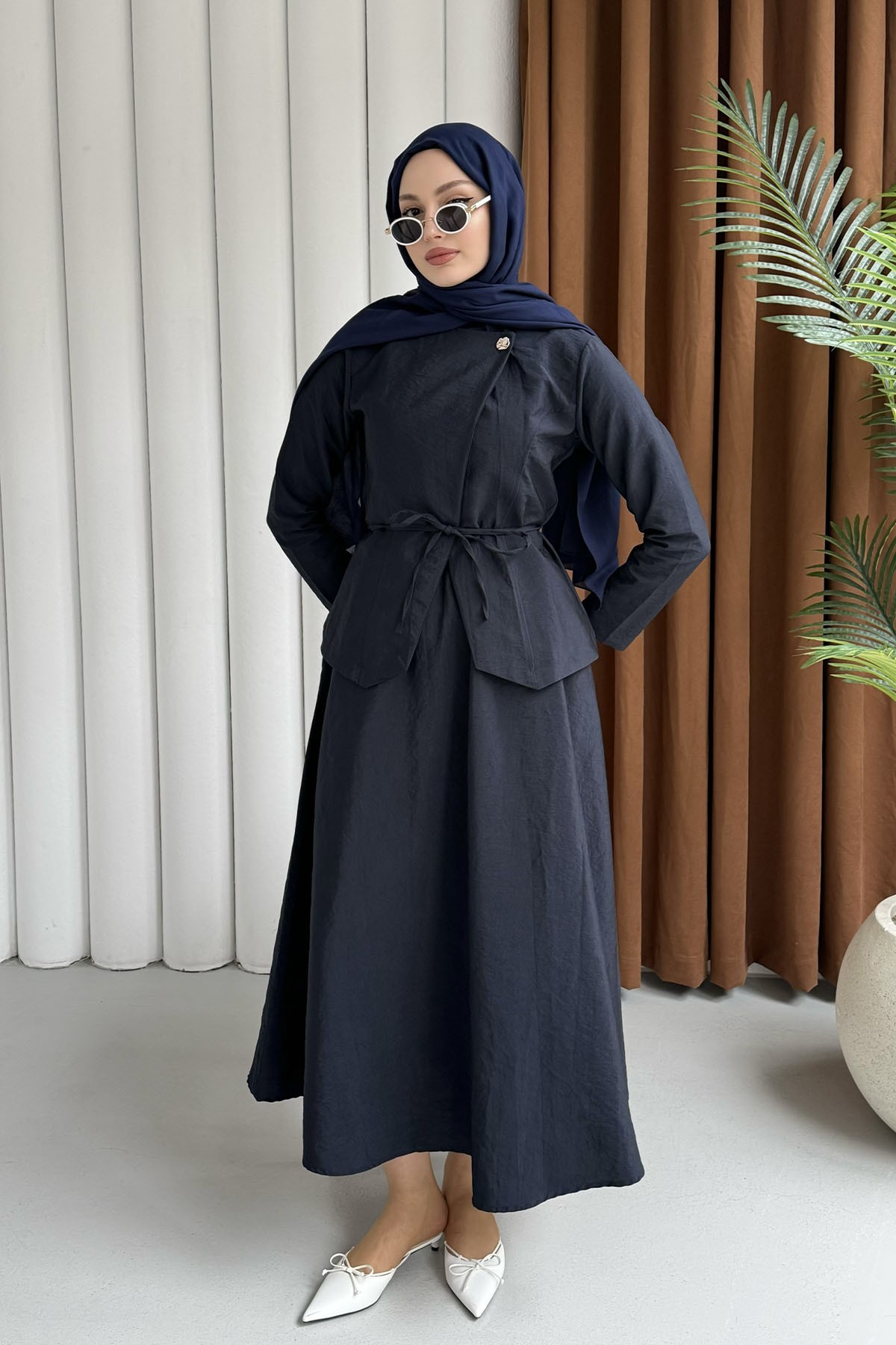 Asimetrik Kesim Gold Düğmeli Etekli Tesettür Takım-LACİVERT