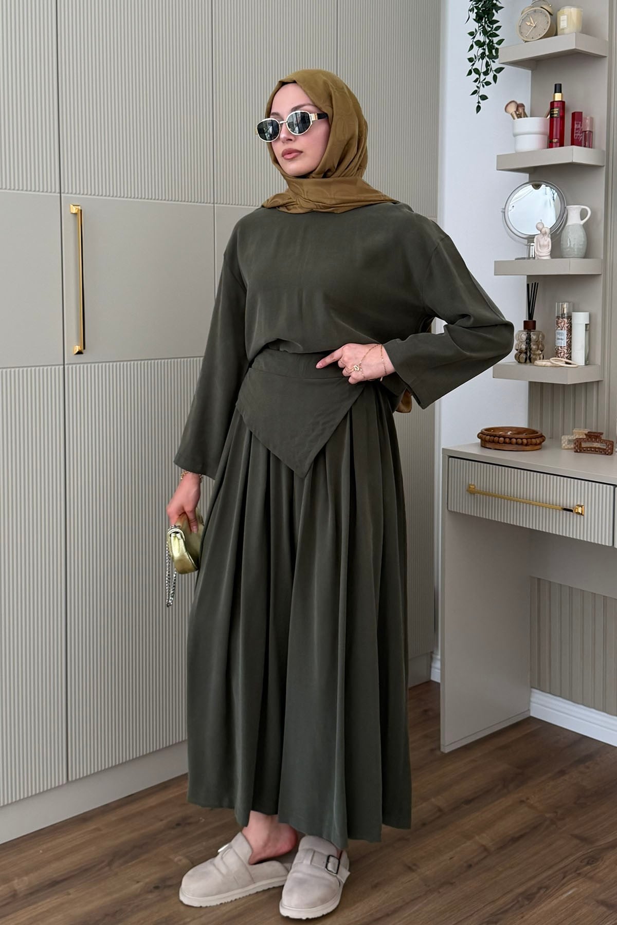 Asimetrik Kuşak Detaylı Tesettür Pantolon Takım-HAKİ YEŞİL