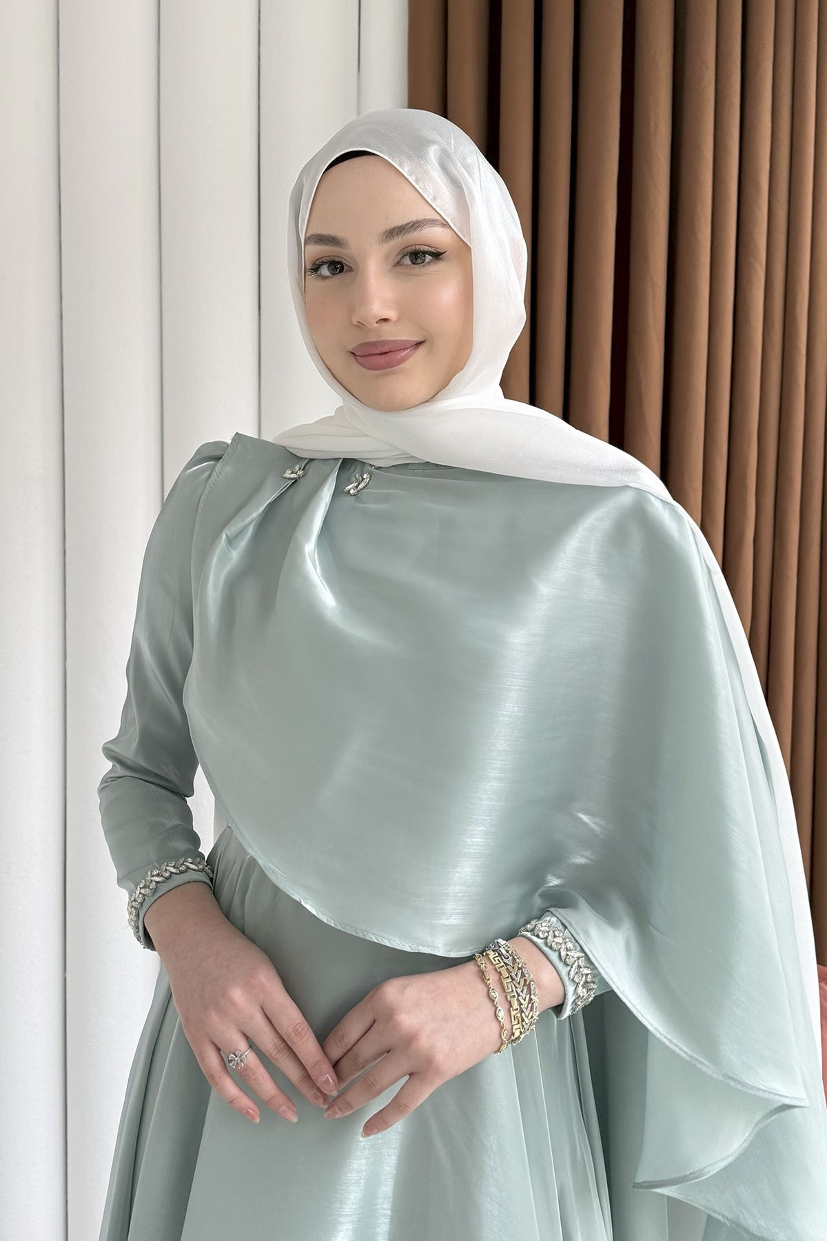 Aura Fular Detaylı & Taşlı Jan Jan Tesettür Abiye-MİNT YEŞİLİ