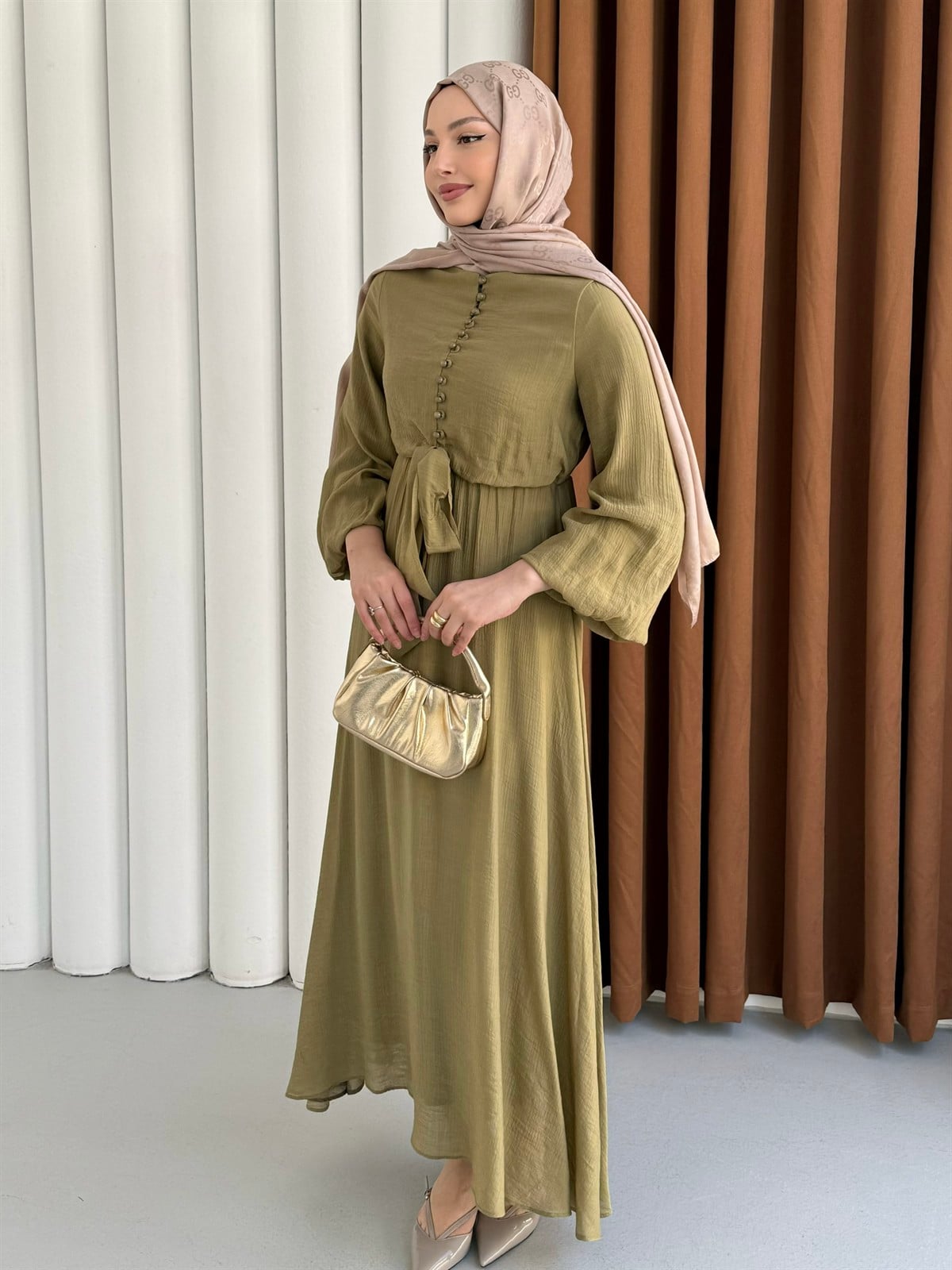 Bağlama Detaylı Balon Kol Tesettür Elbise-HAKİ YEŞİL