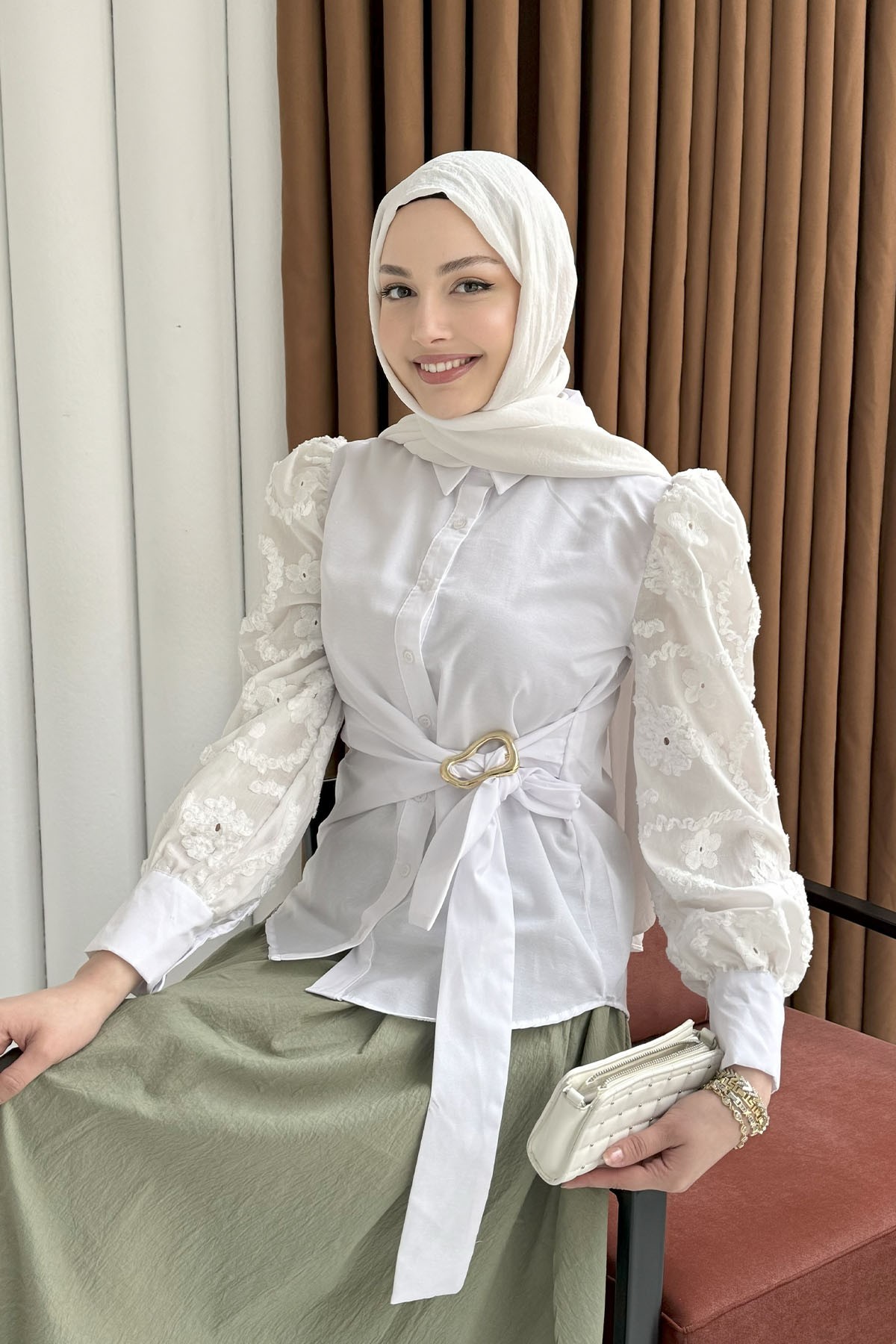 Balon Kol Nakış Detaylı Düğmeli Gömlek-BEYAZ