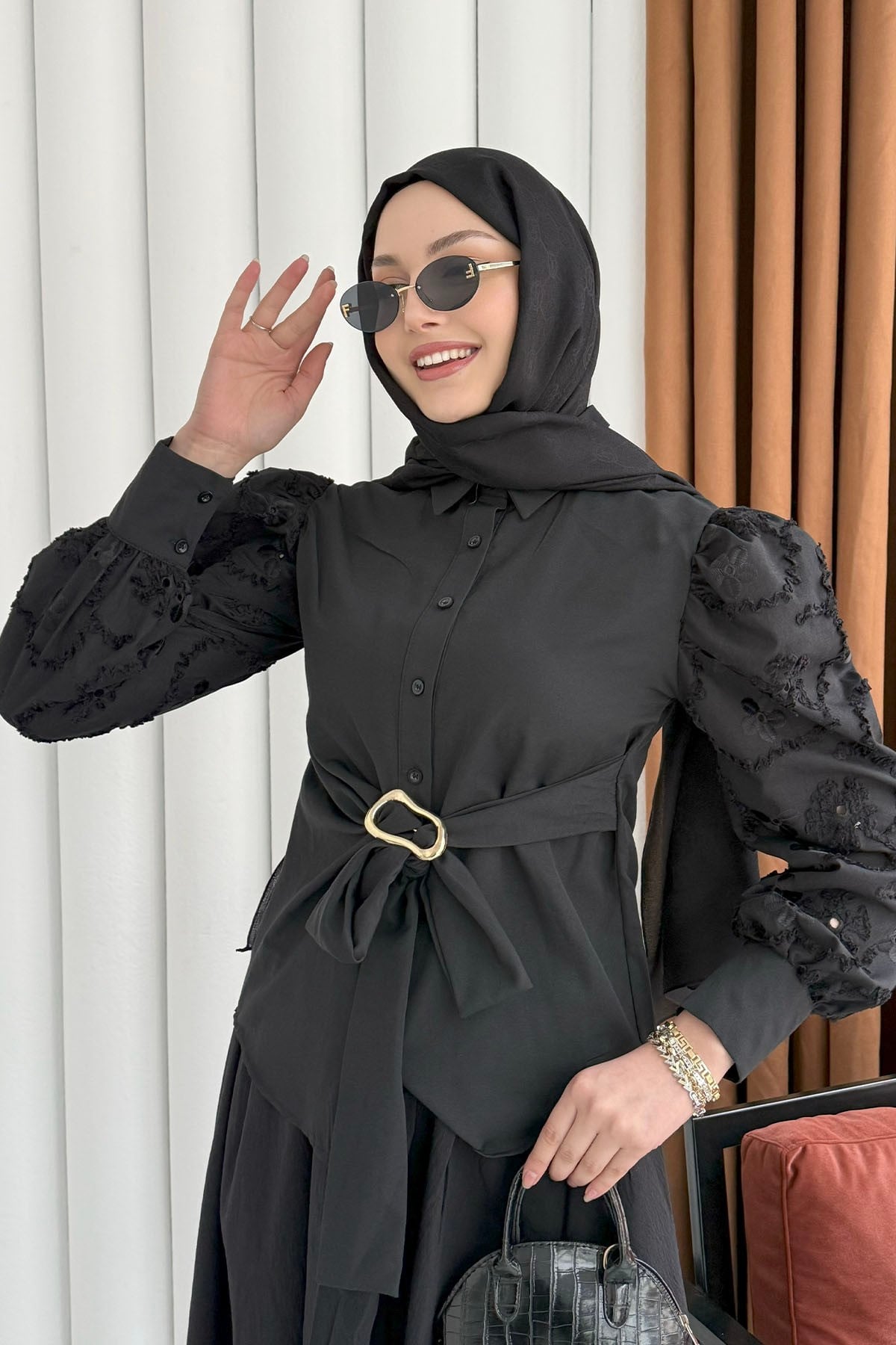 Balon Kol Nakış Detaylı Düğmeli Gömlek-SİYAH