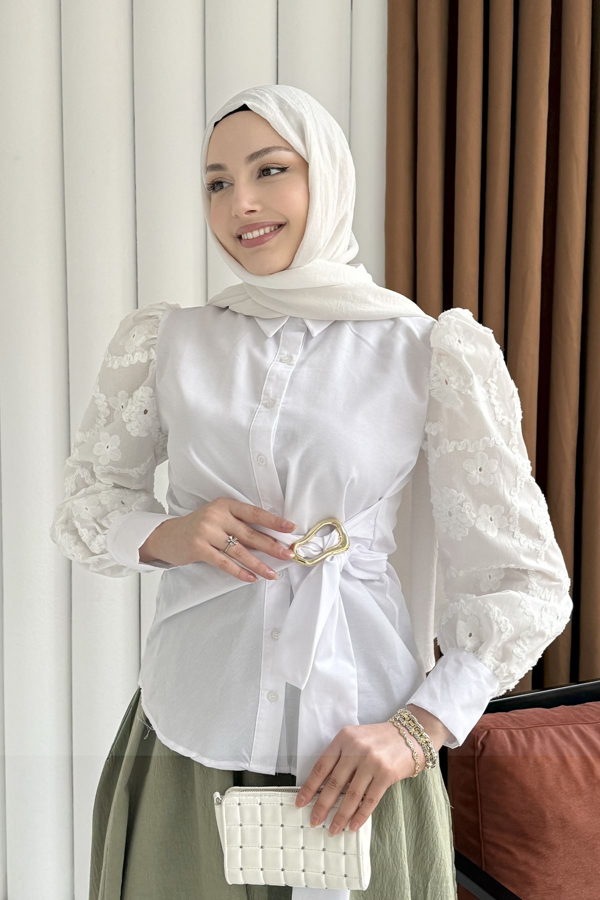 Balon Kol Nakış Detaylı Düğmeli Gömlek-BEYAZ