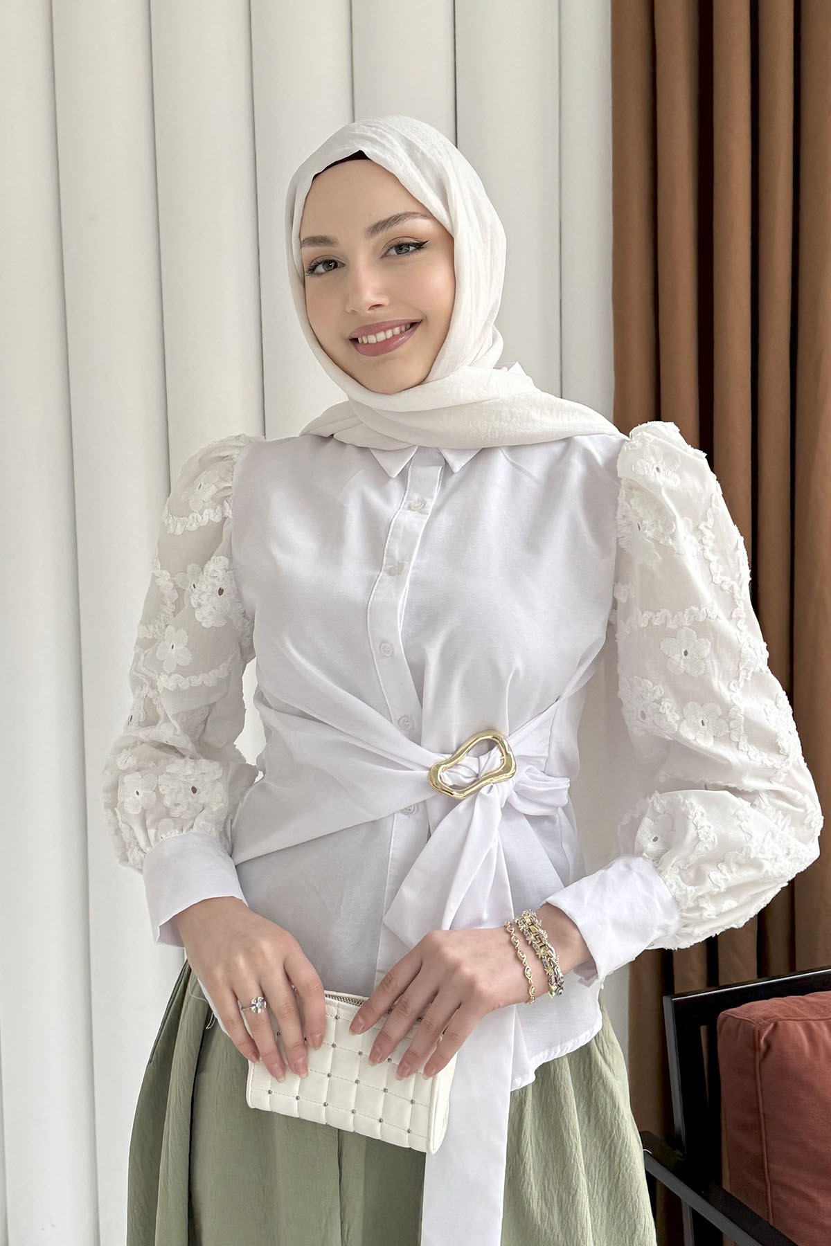 Balon Kol Nakış Detaylı Düğmeli Gömlek-BEYAZ