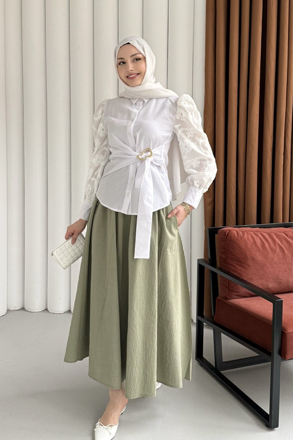 Balon Kol Nakış Detaylı Düğmeli Gömlek-BEYAZ