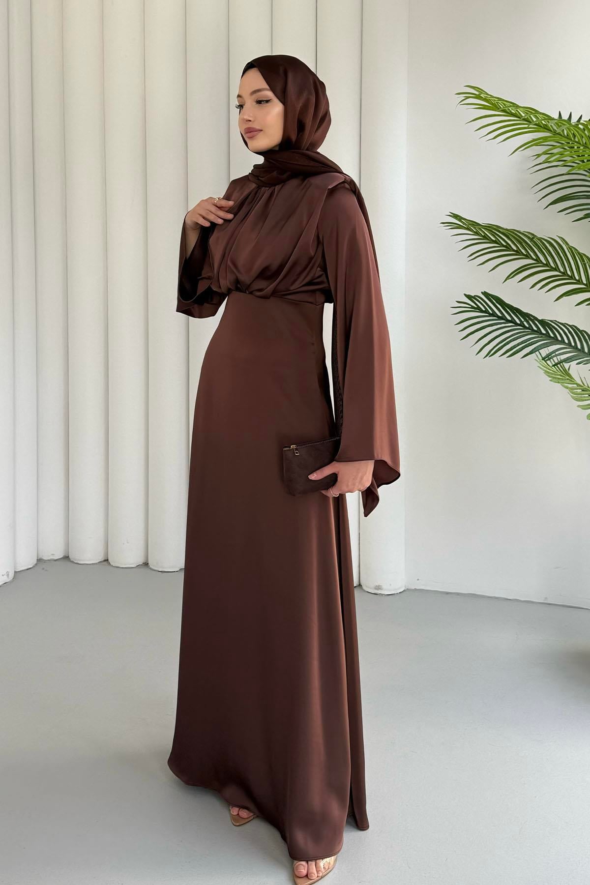 Balon Kol Önü Pileli Saten Tesettür Abiye-KAHVERENGİ