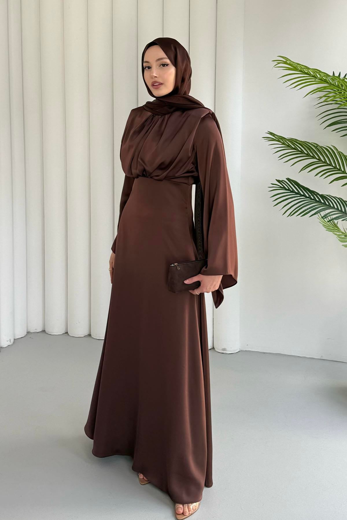 Balon Kol Önü Pileli Saten Tesettür Abiye-KAHVERENGİ