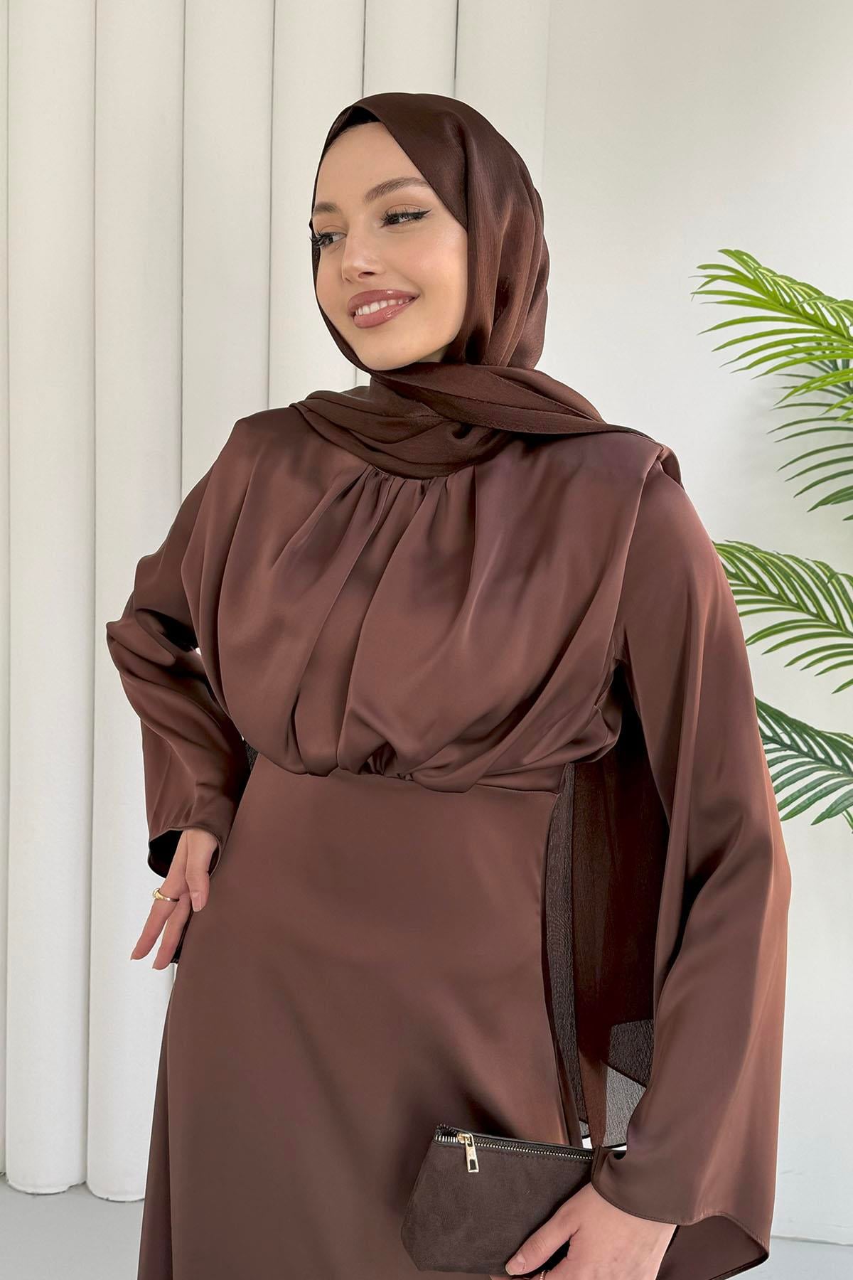 Balon Kol Önü Pileli Saten Tesettür Abiye-KAHVERENGİ