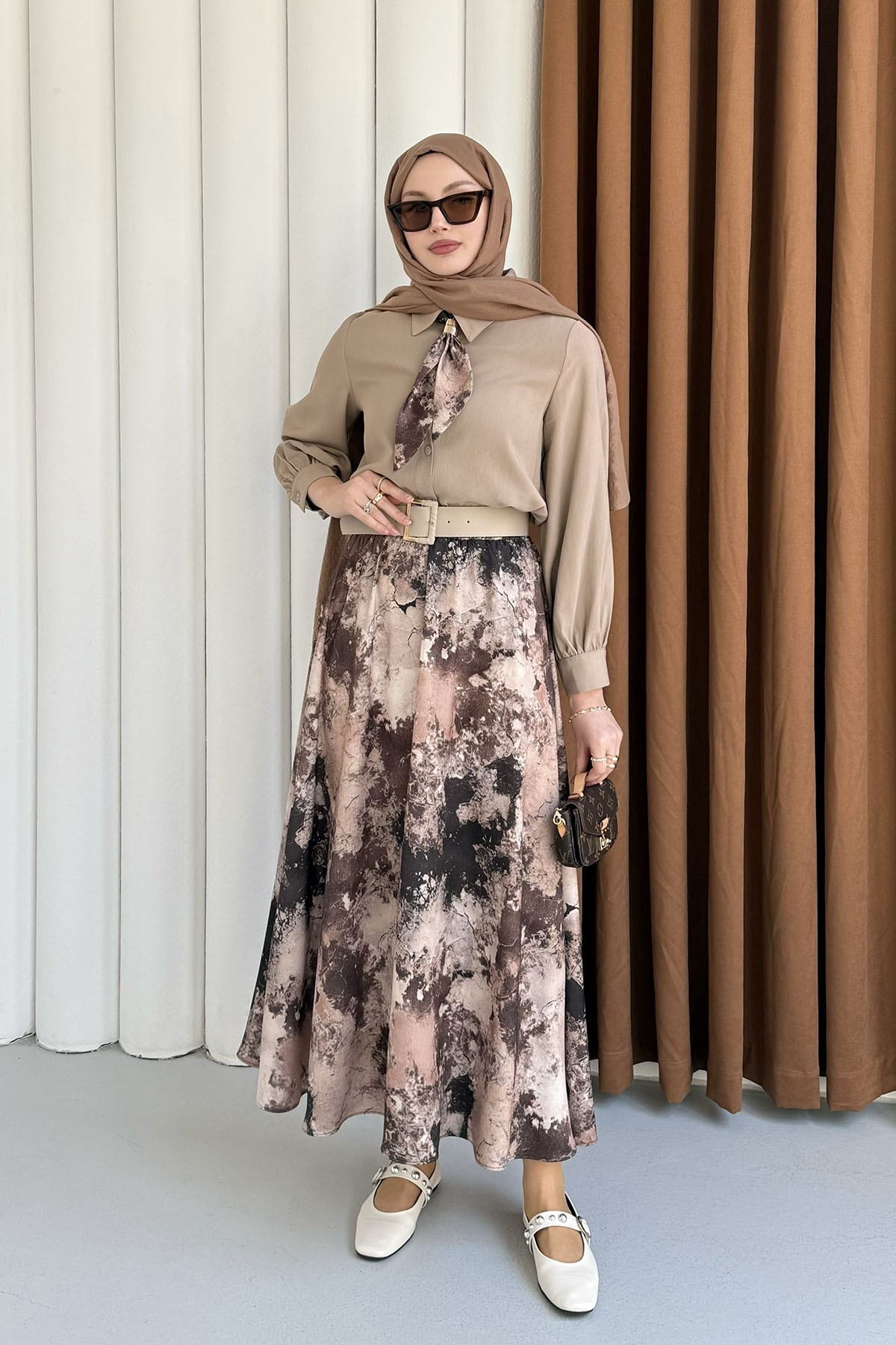 Batik Etek & Fular Yaka Kemerli Tesettür Takım-VİZON