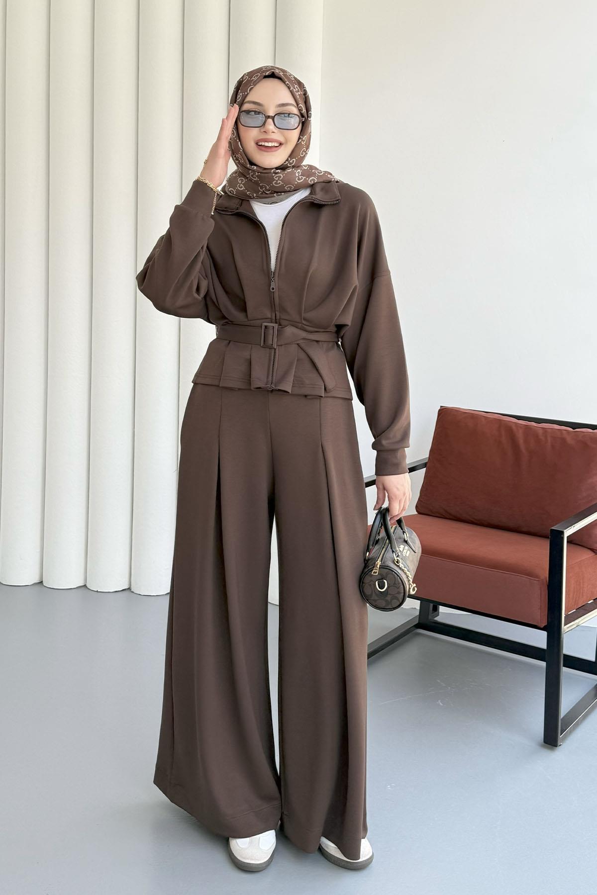 Bel Bağlamalı Önü Fermuarlı Spor Ceketli Tesettür Takım-KAHVERENGİ