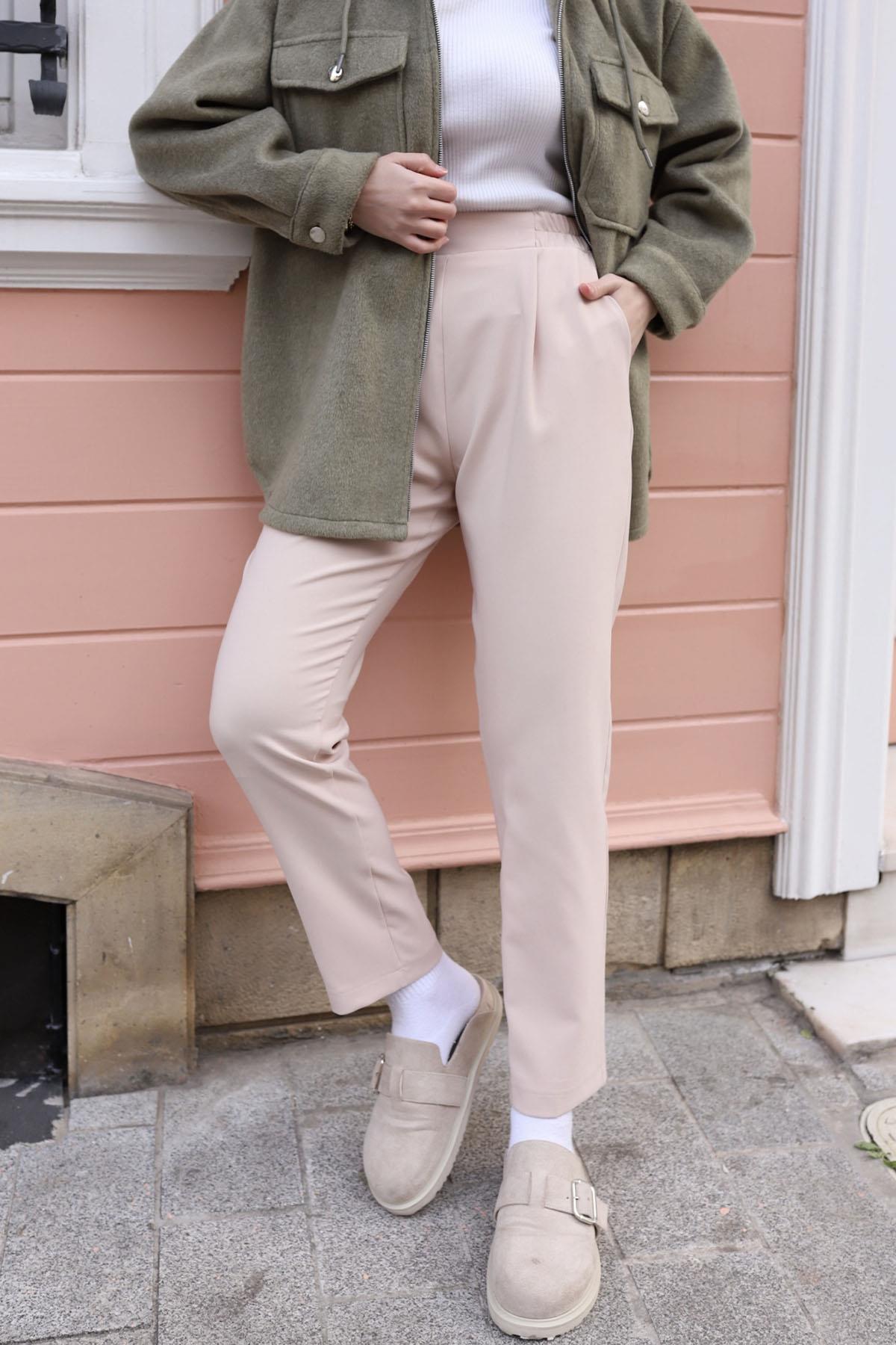 Bel Lastikli Ön Pile Detaylı Havuç Pantolon-TAŞ