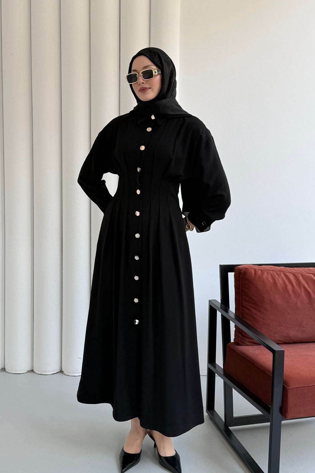 Bel Sason Detaylı Ön Düğmeli Linda Kumaş Tesettür Elbise-SİYAH
