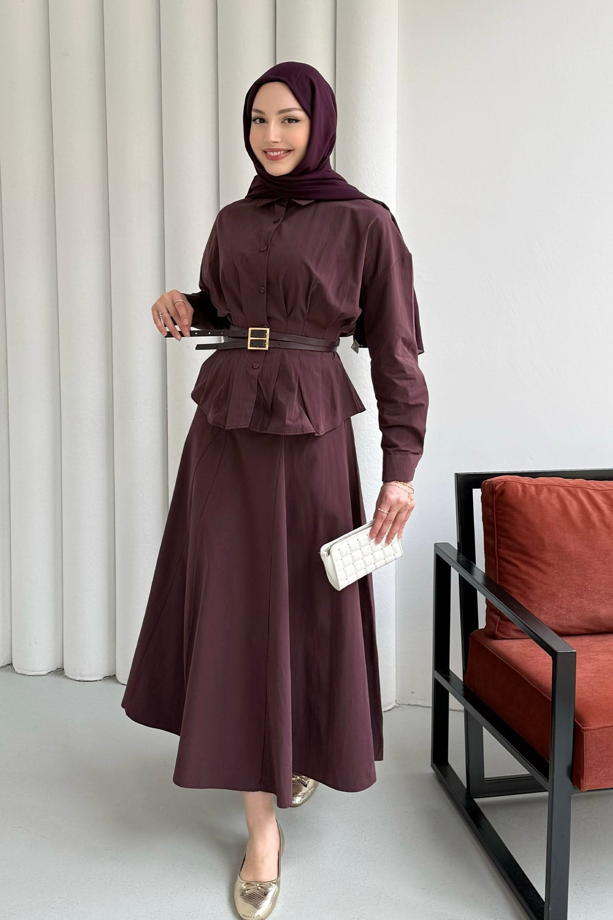 Belden Oturmalı Çift Kemer Geçişli Etekli Tesettür Takım-BORDO